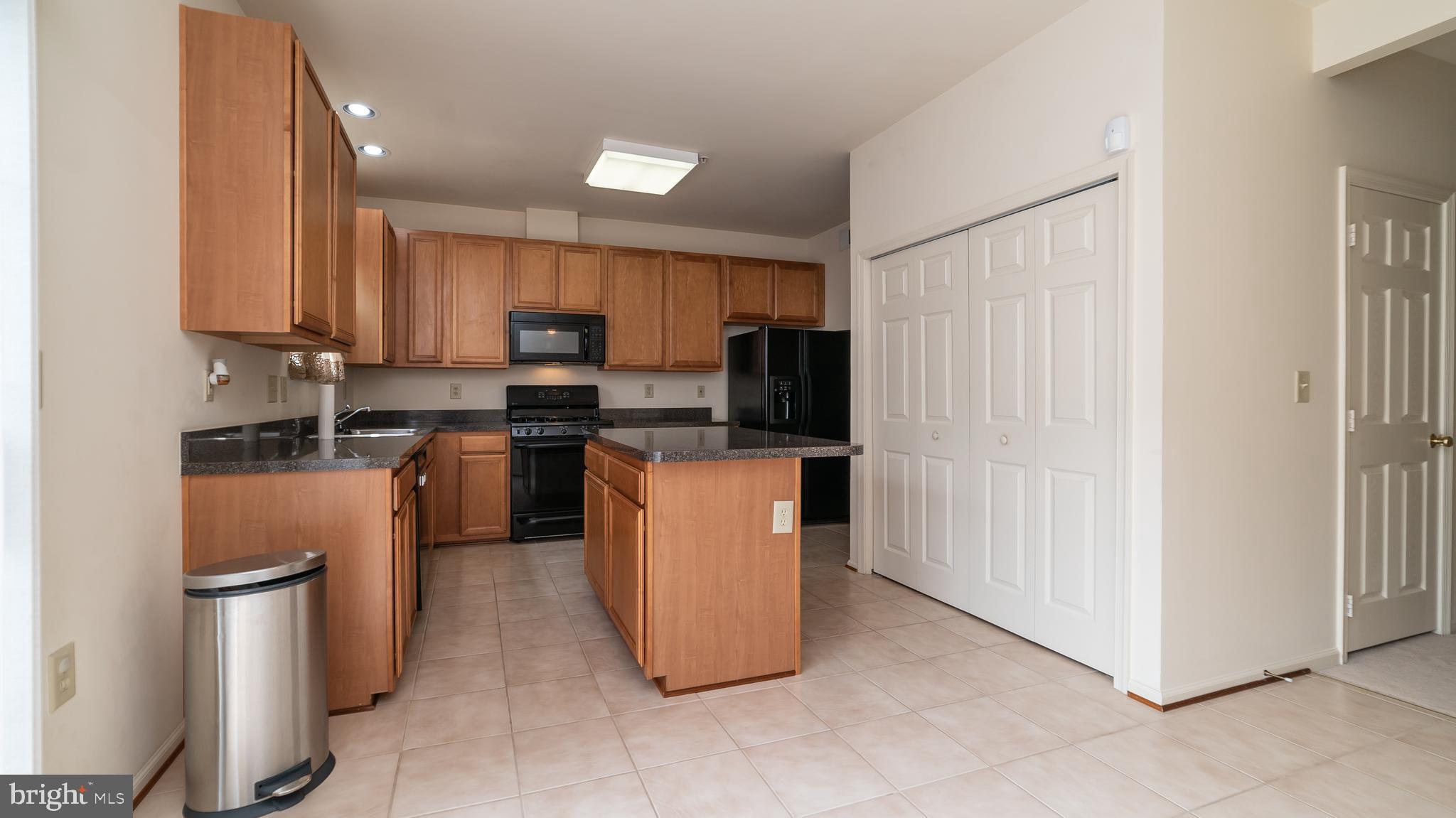 THE KNOLLS/CROFTON VILLAGE - Residential