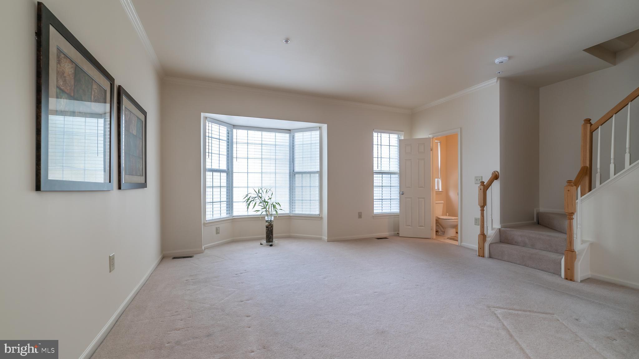 THE KNOLLS/CROFTON VILLAGE - Residential