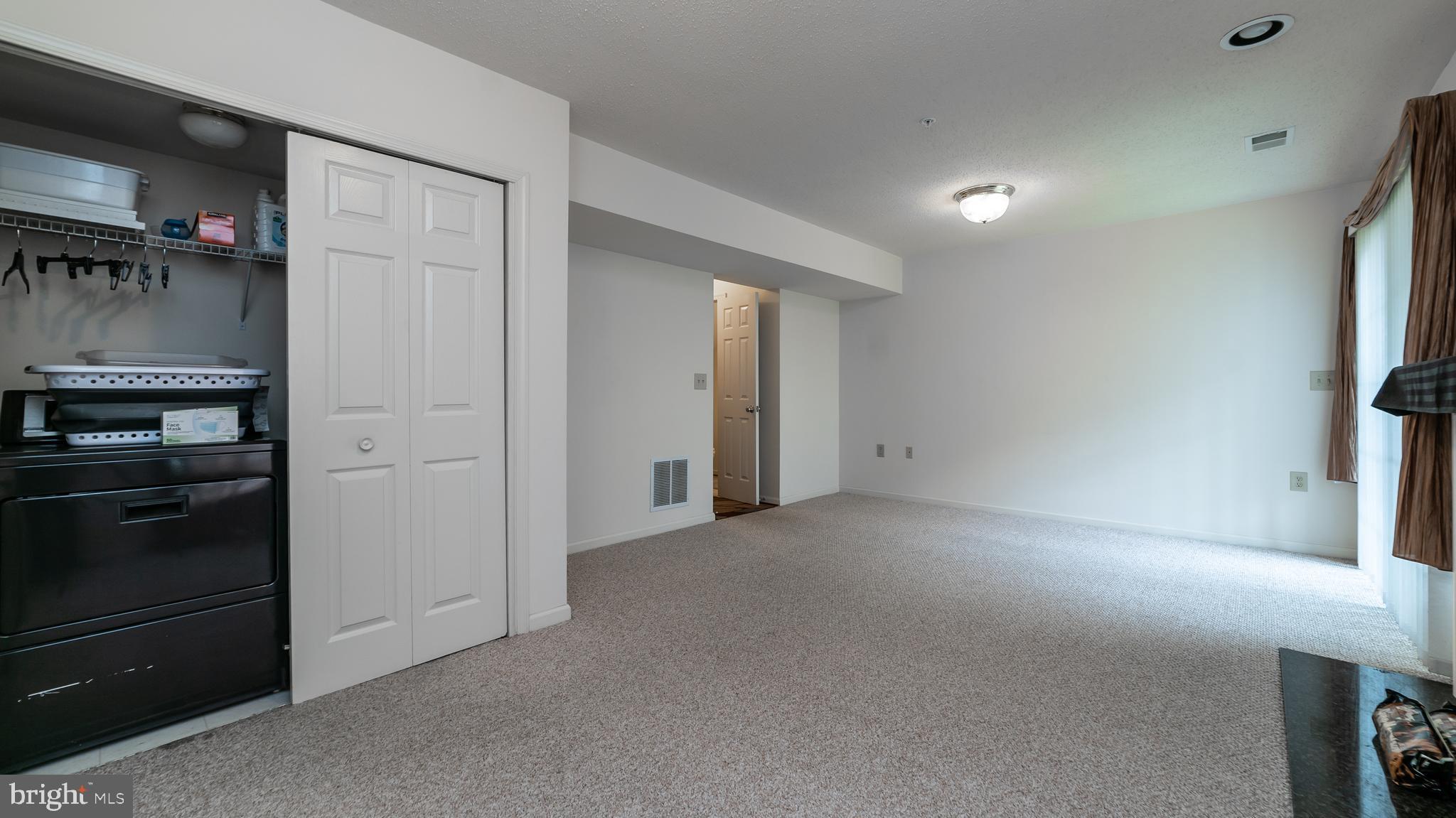 THE KNOLLS/CROFTON VILLAGE - Residential