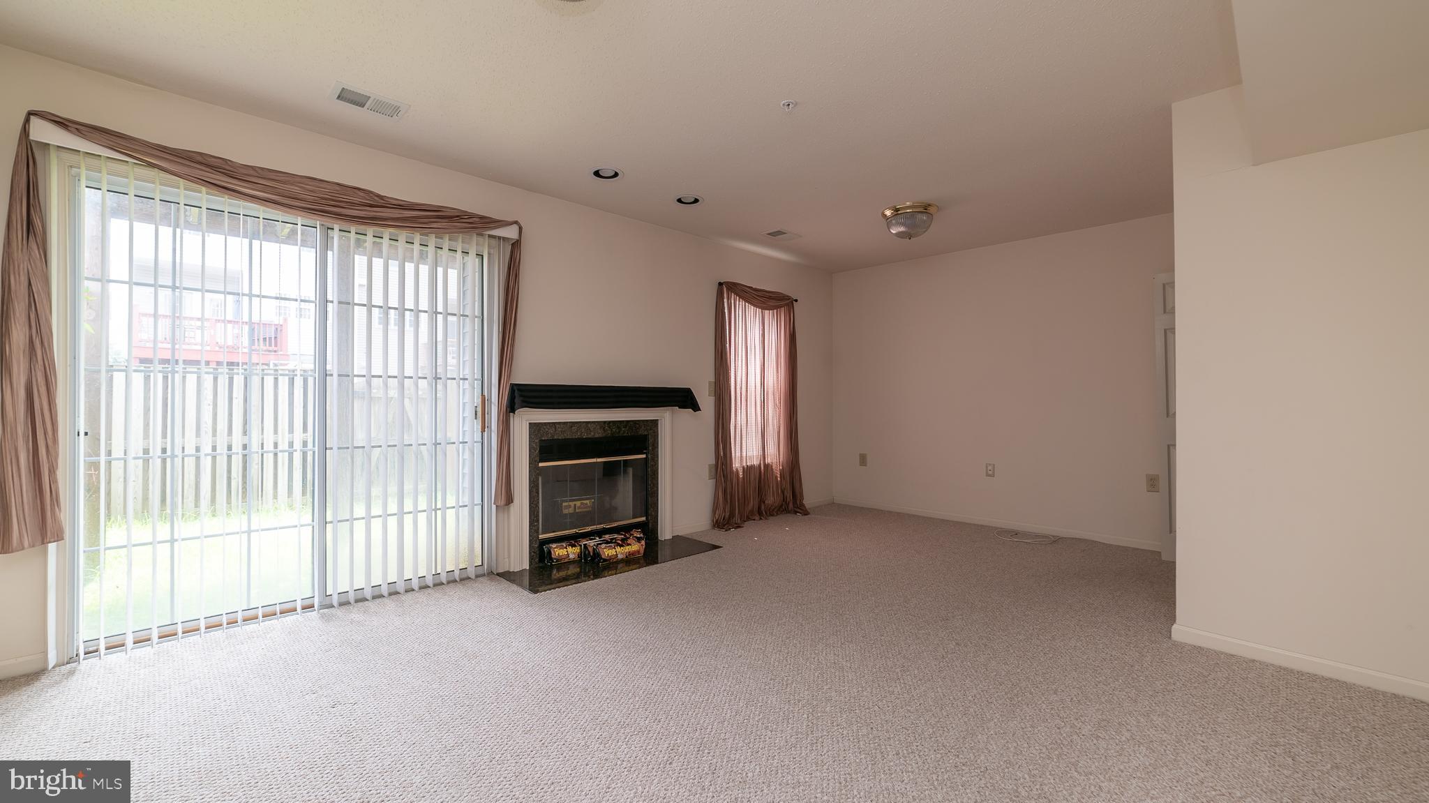 THE KNOLLS/CROFTON VILLAGE - Residential