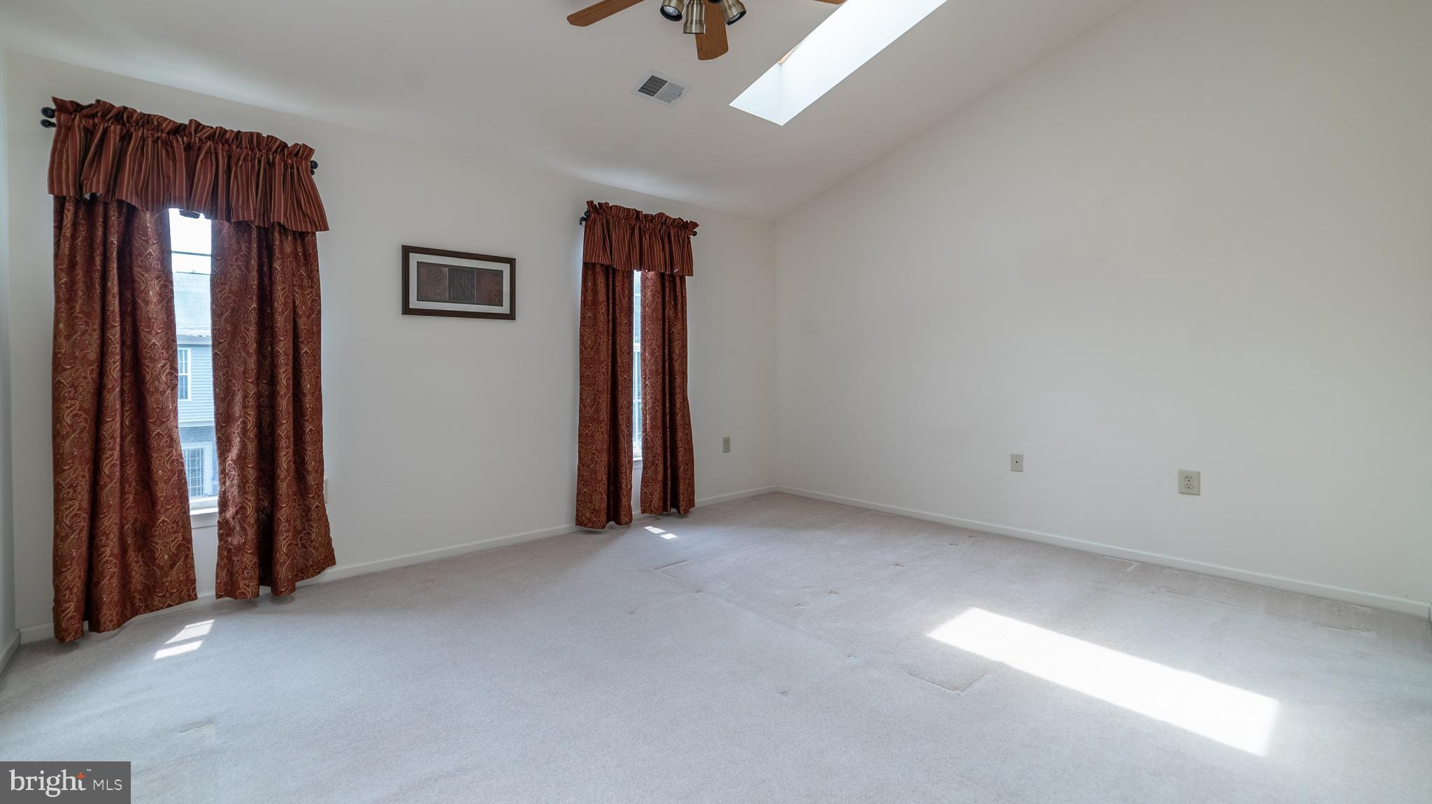 THE KNOLLS/CROFTON VILLAGE - Residential