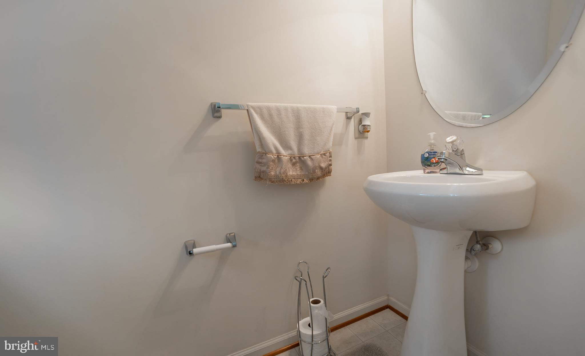 THE KNOLLS/CROFTON VILLAGE - Residential