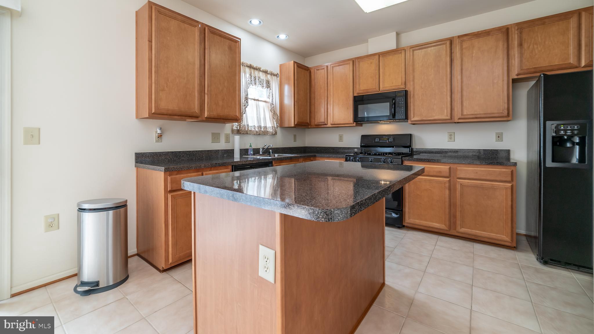 THE KNOLLS/CROFTON VILLAGE - Residential