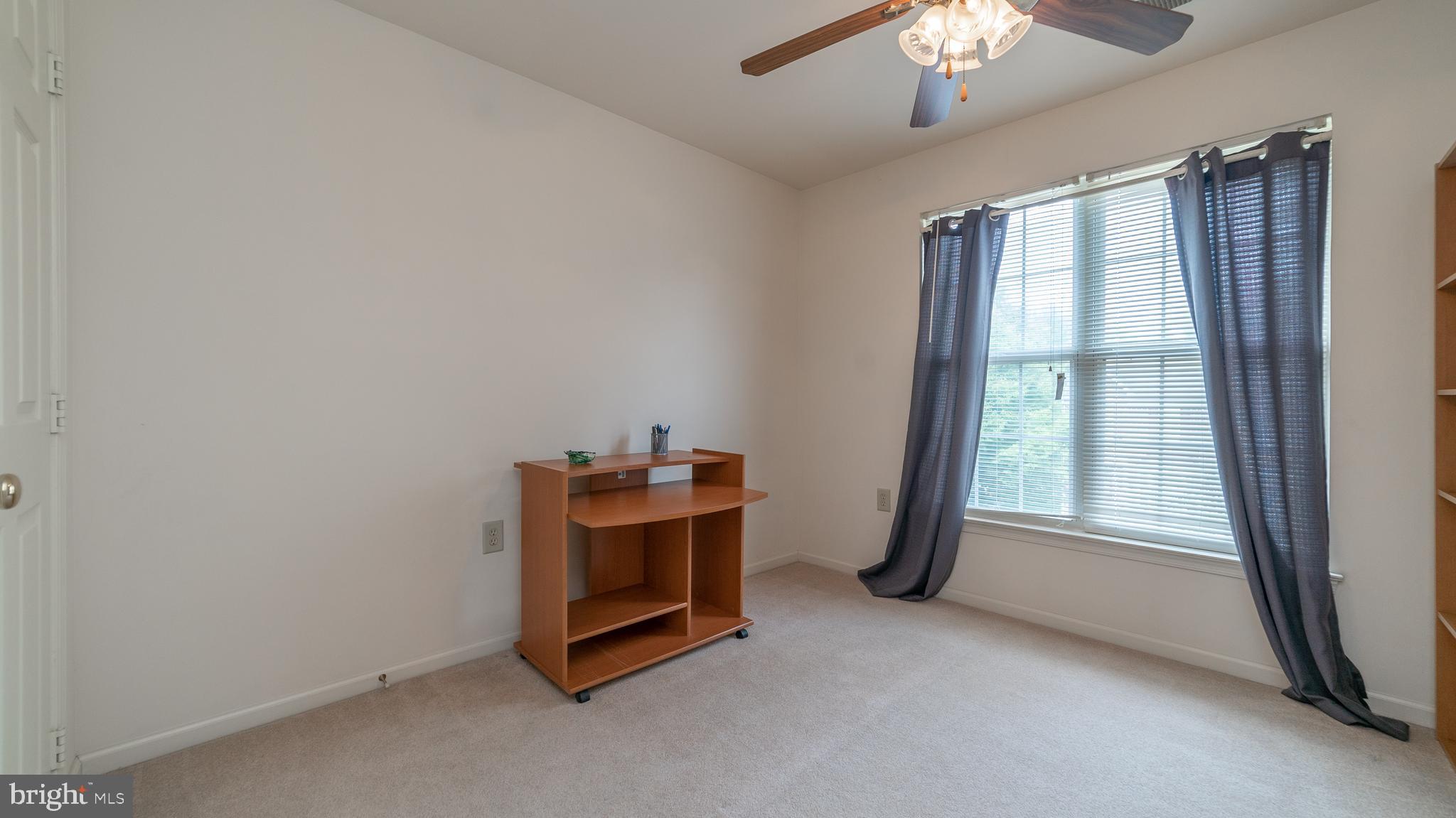 THE KNOLLS/CROFTON VILLAGE - Residential