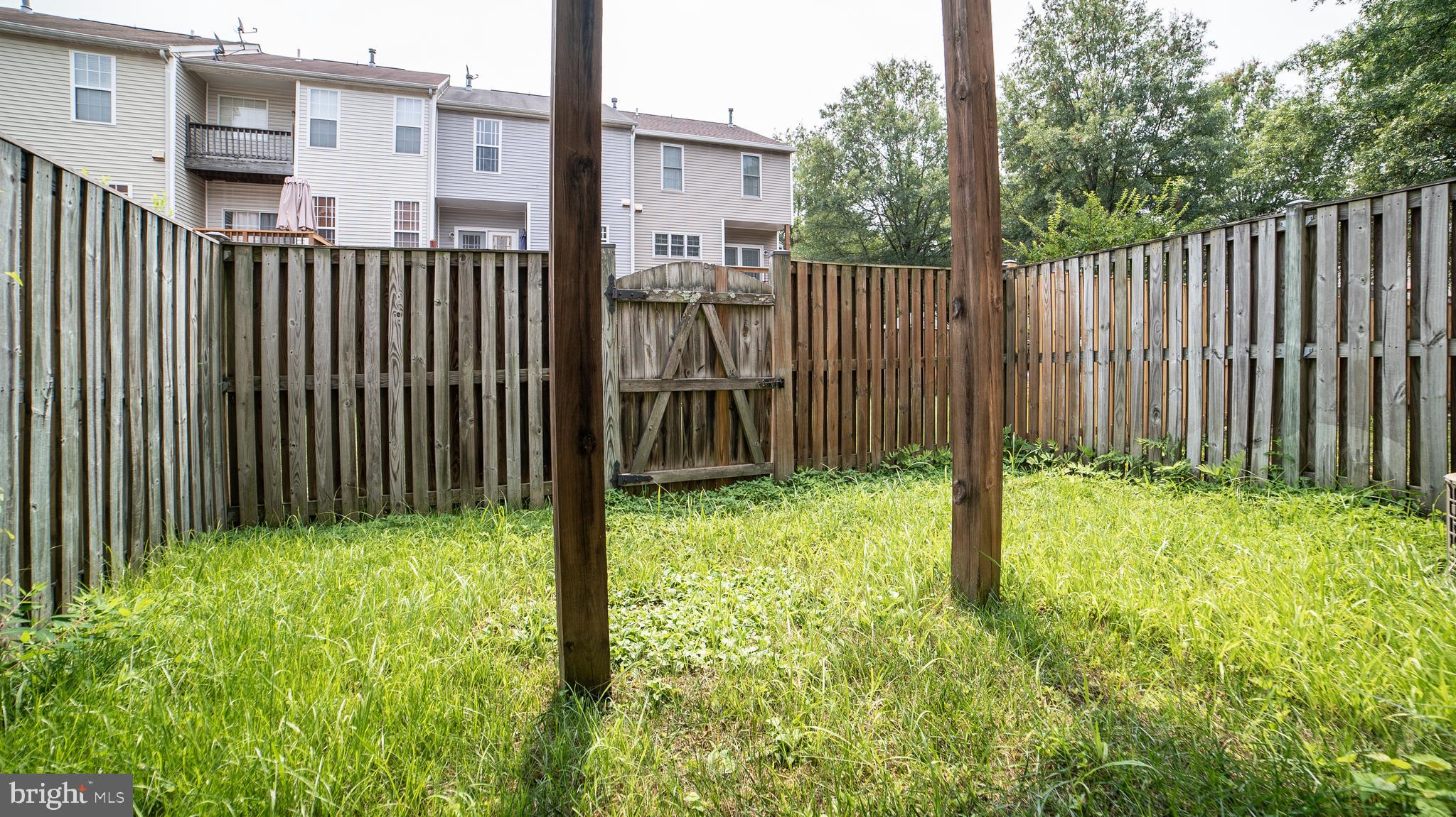 THE KNOLLS/CROFTON VILLAGE - Residential