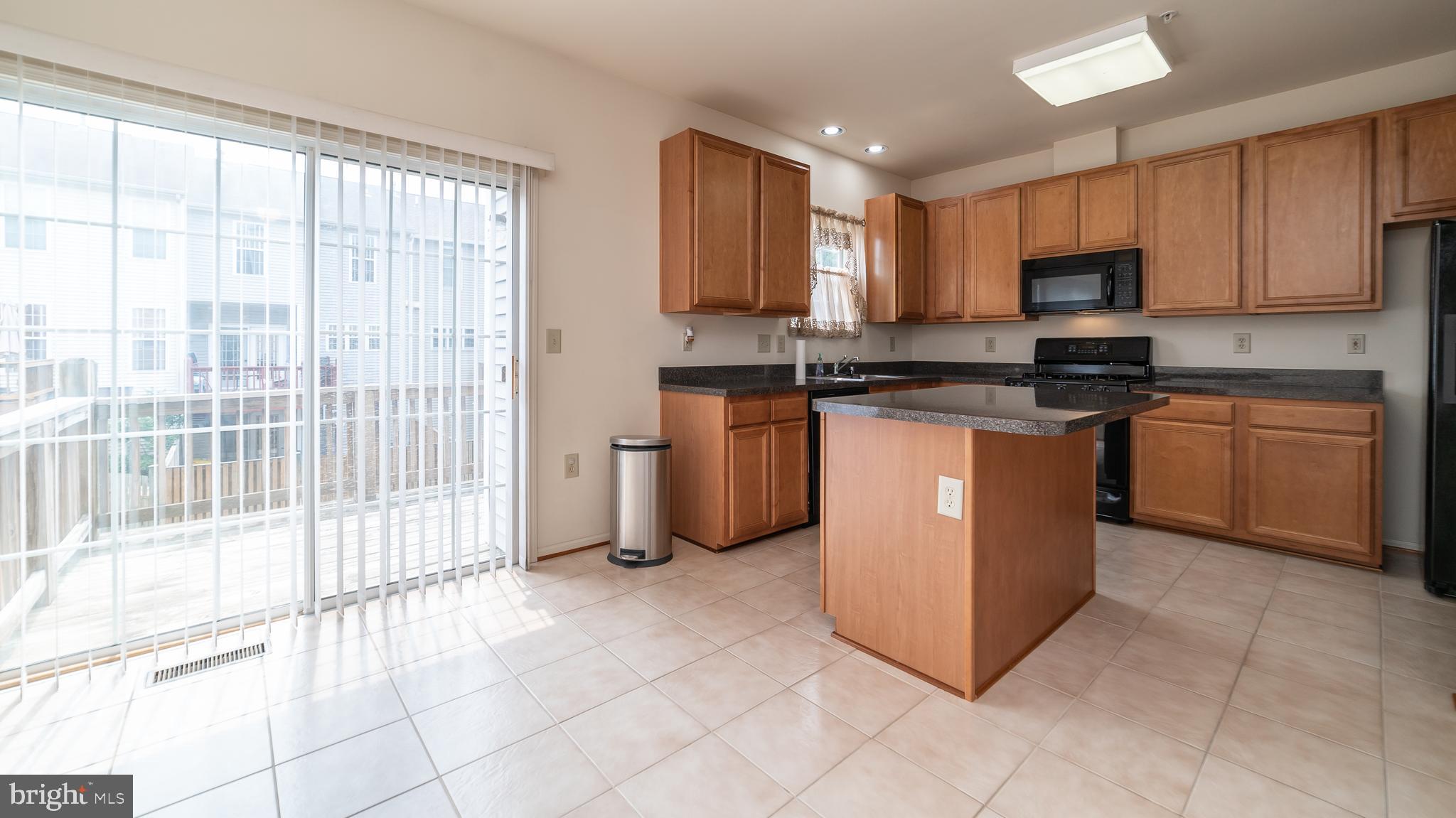 THE KNOLLS/CROFTON VILLAGE - Residential