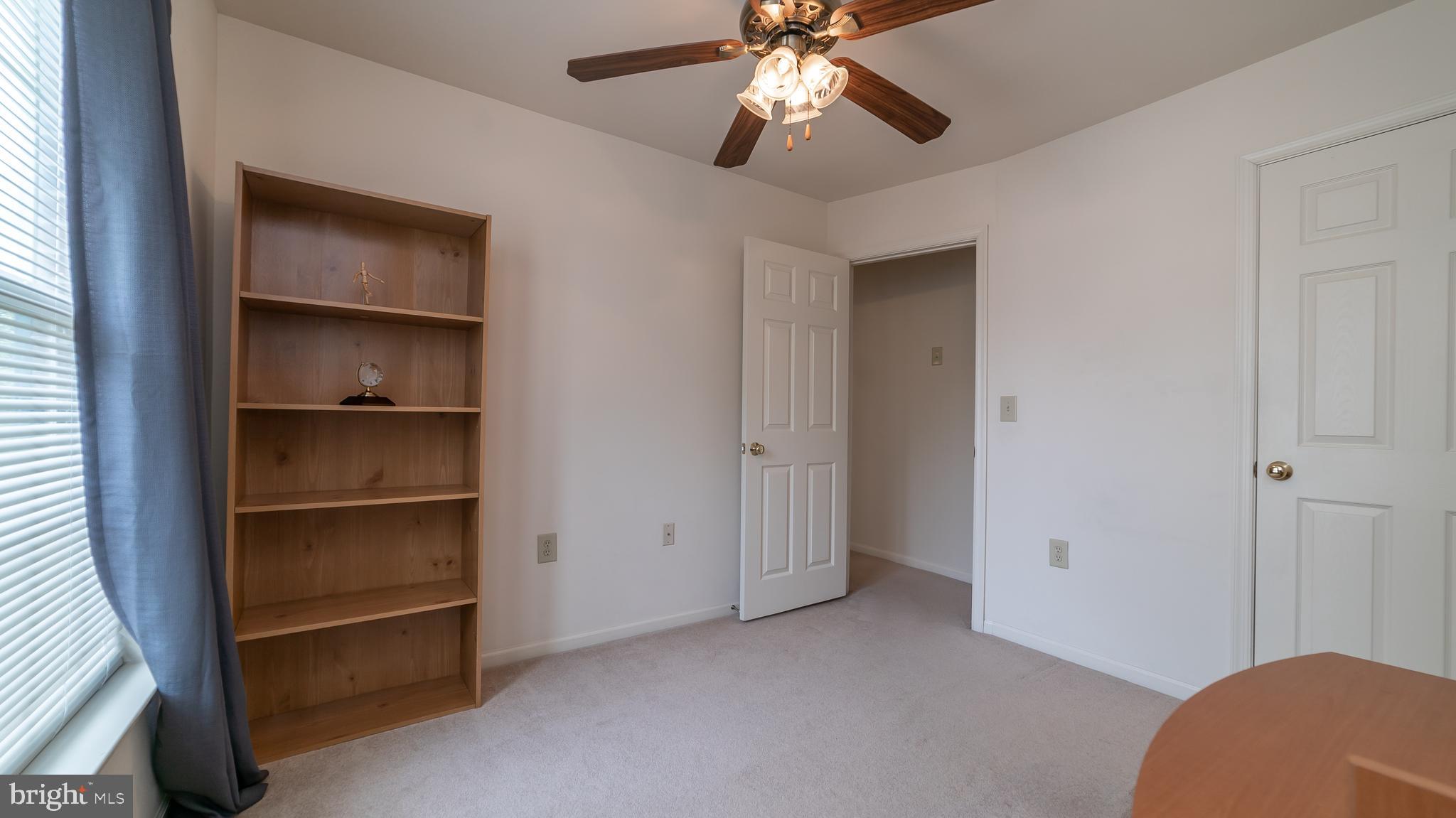 THE KNOLLS/CROFTON VILLAGE - Residential