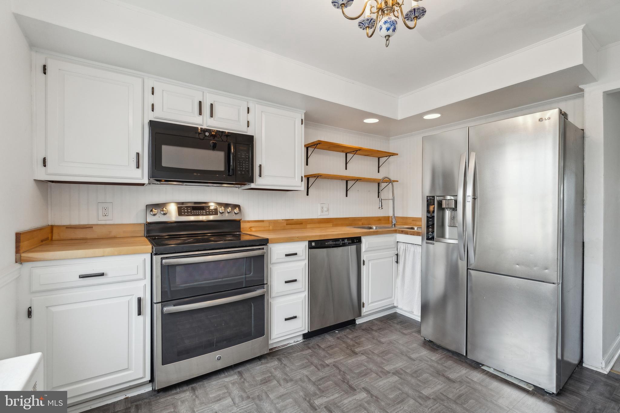 WOODLAWN - Residential