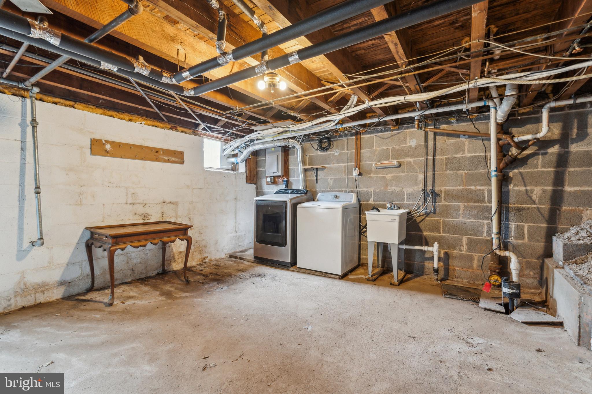 WOODLAWN - Residential