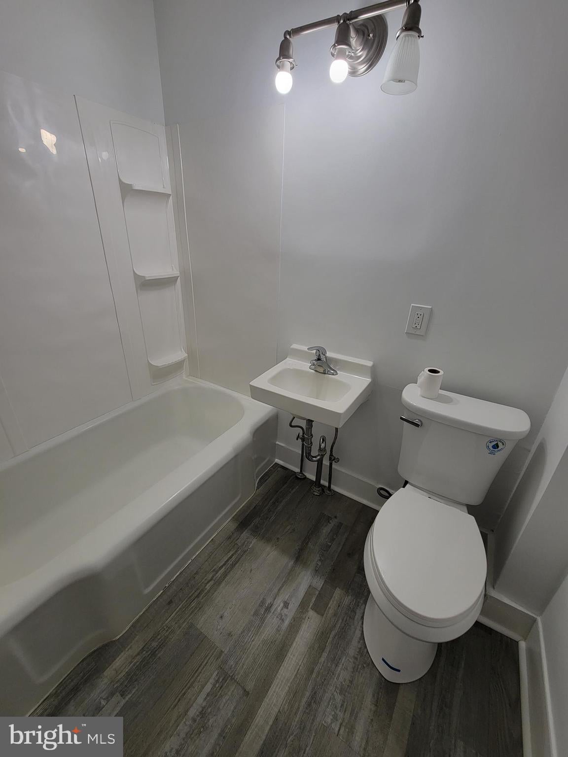 1801 S MAIN STREET APT 3 2ND FLOOR