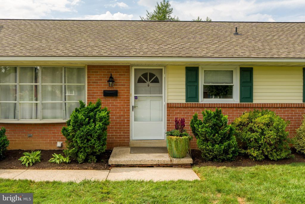 Photo of 6360 High Street, EAST PETERSBURG, PA 17520 (MLS # PALA2078090)