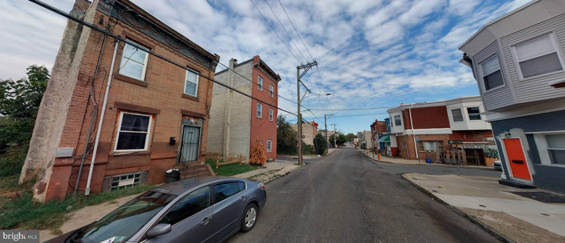 STRAWBERRY MANSION - Land