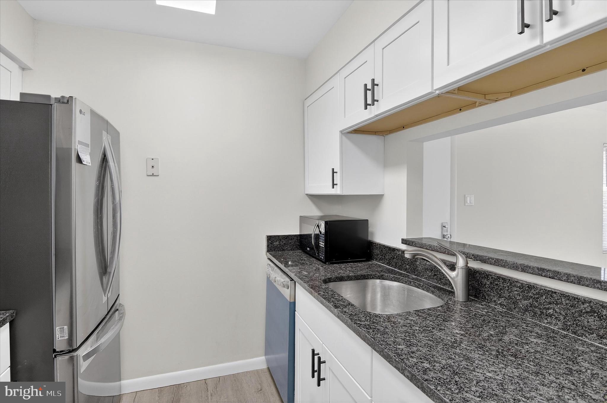 BURKE CENTRE STATION - Residential