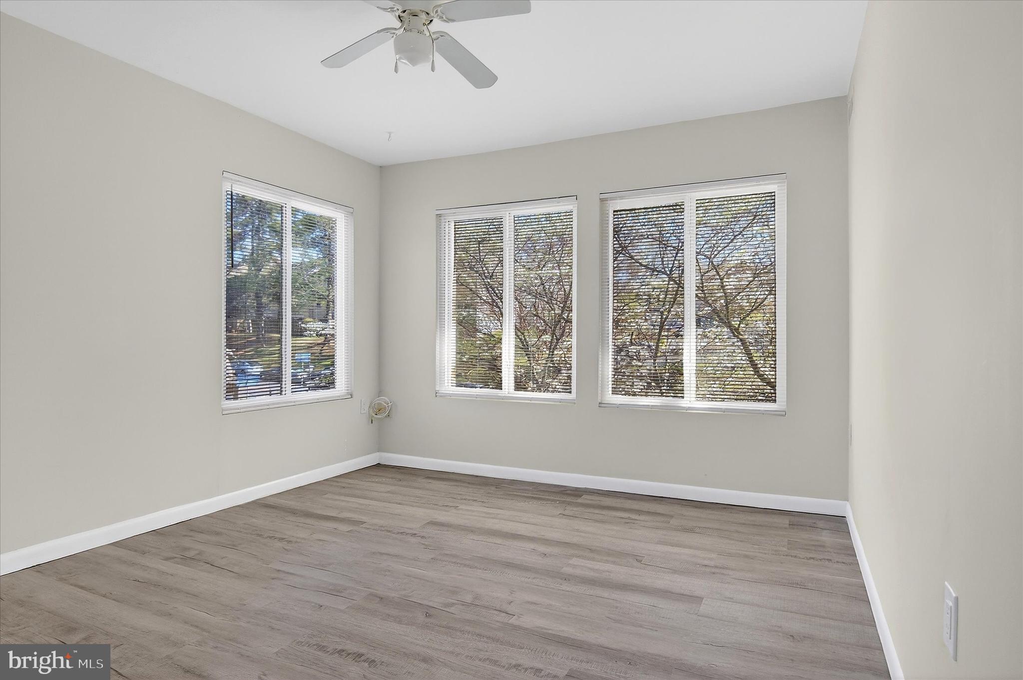 BURKE CENTRE STATION - Residential