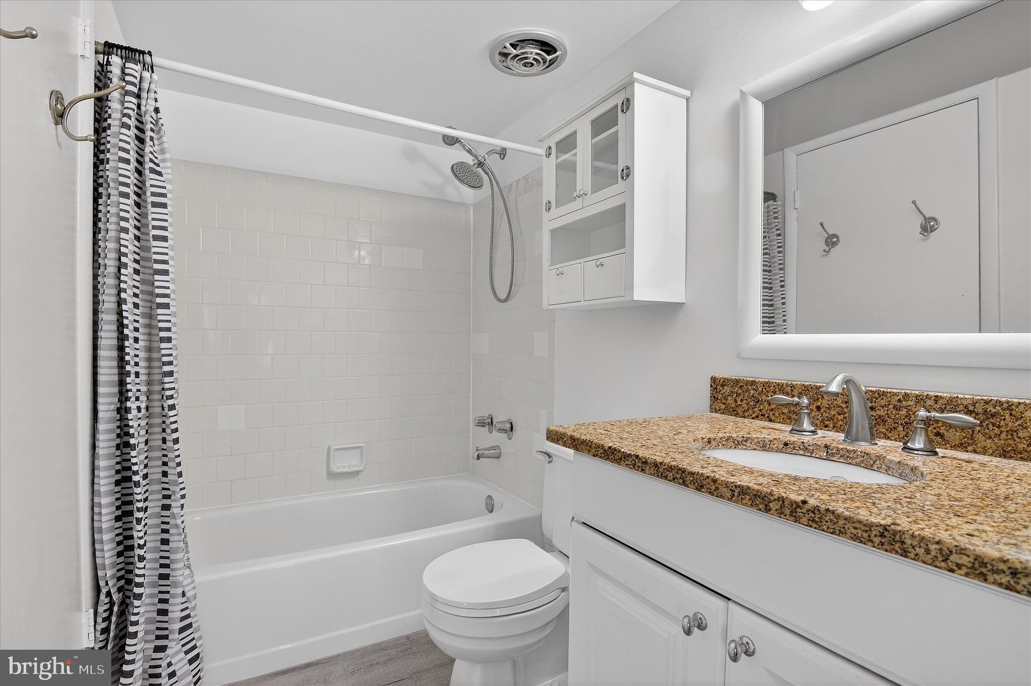 BURKE CENTRE STATION - Residential