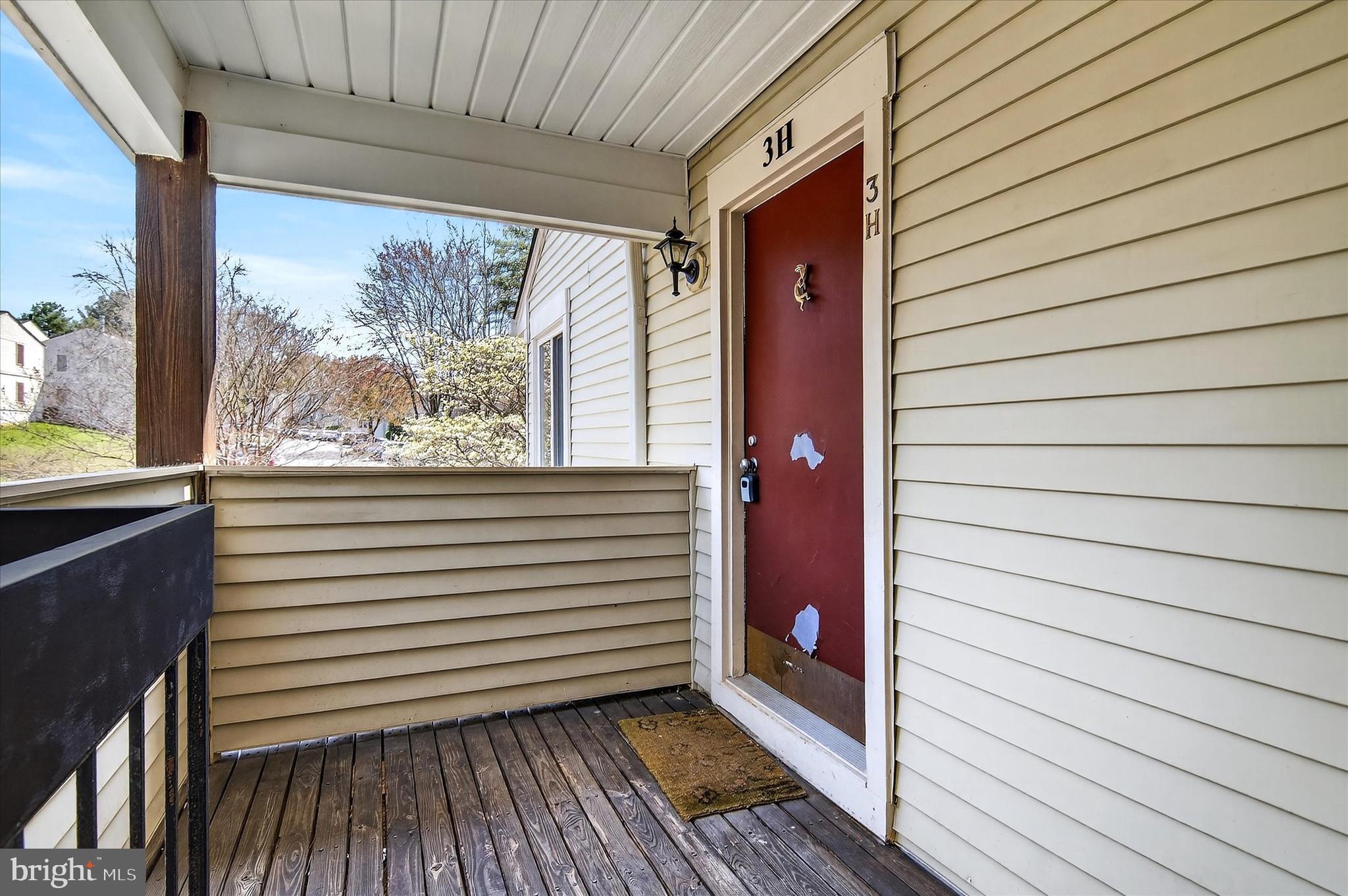 BURKE CENTRE STATION - Residential