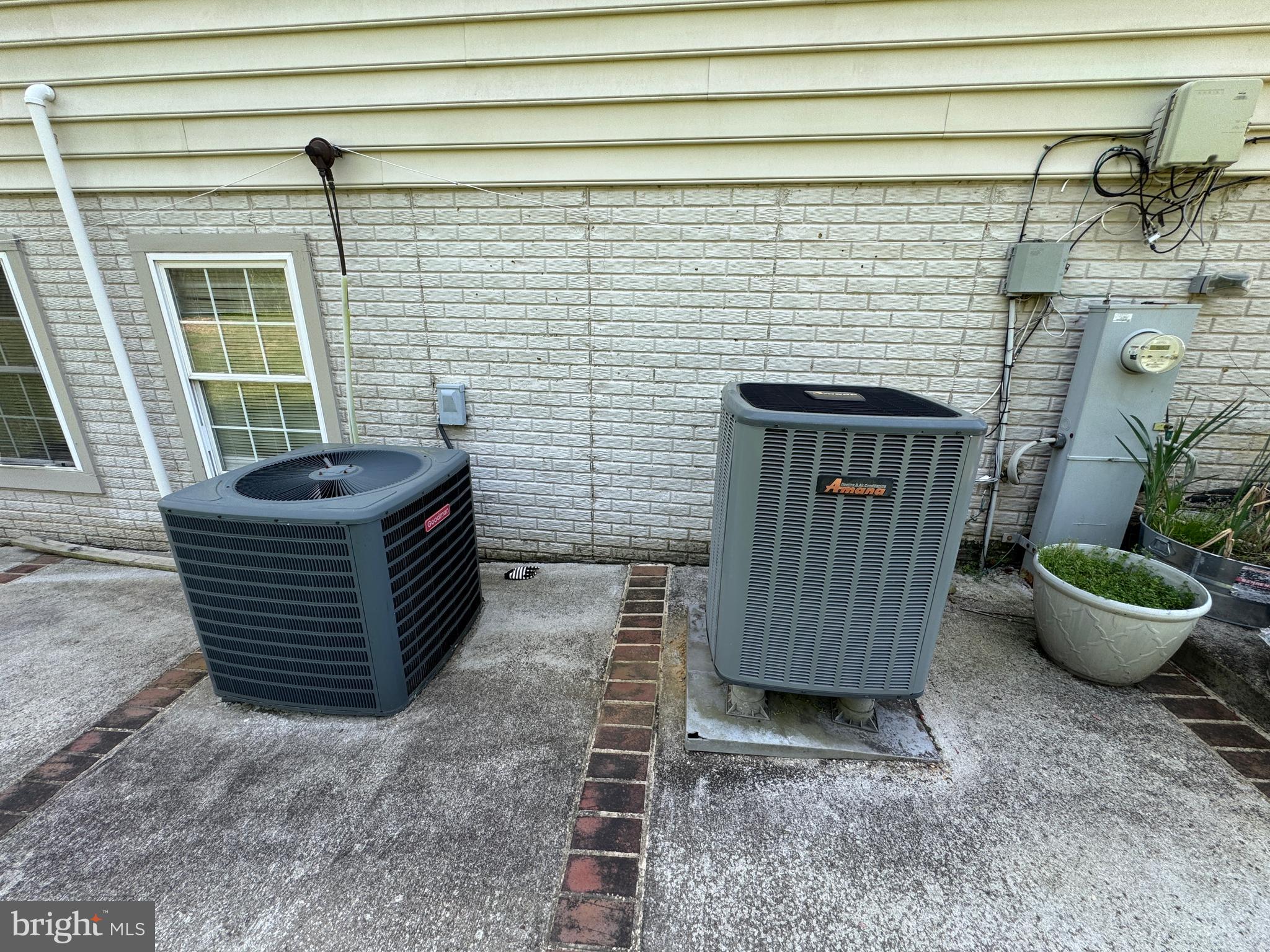 THE HILLS OVER MULLIKAN - Residential