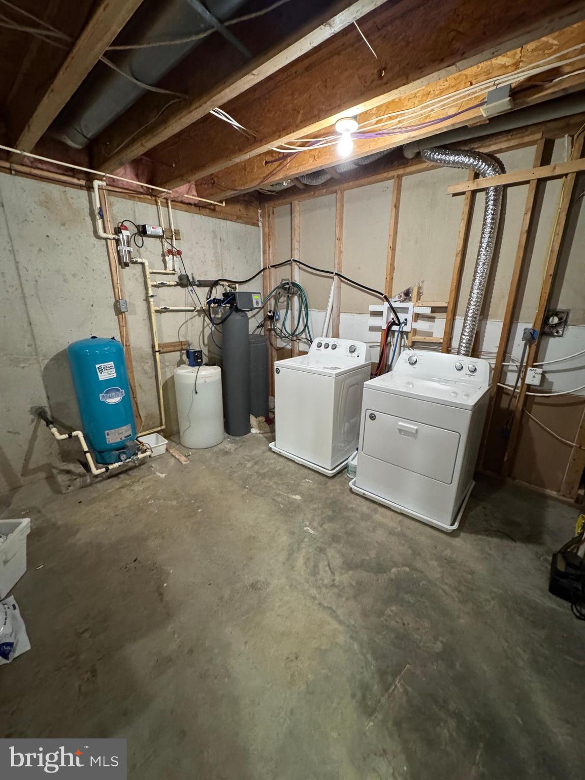 THE HILLS OVER MULLIKAN - Residential