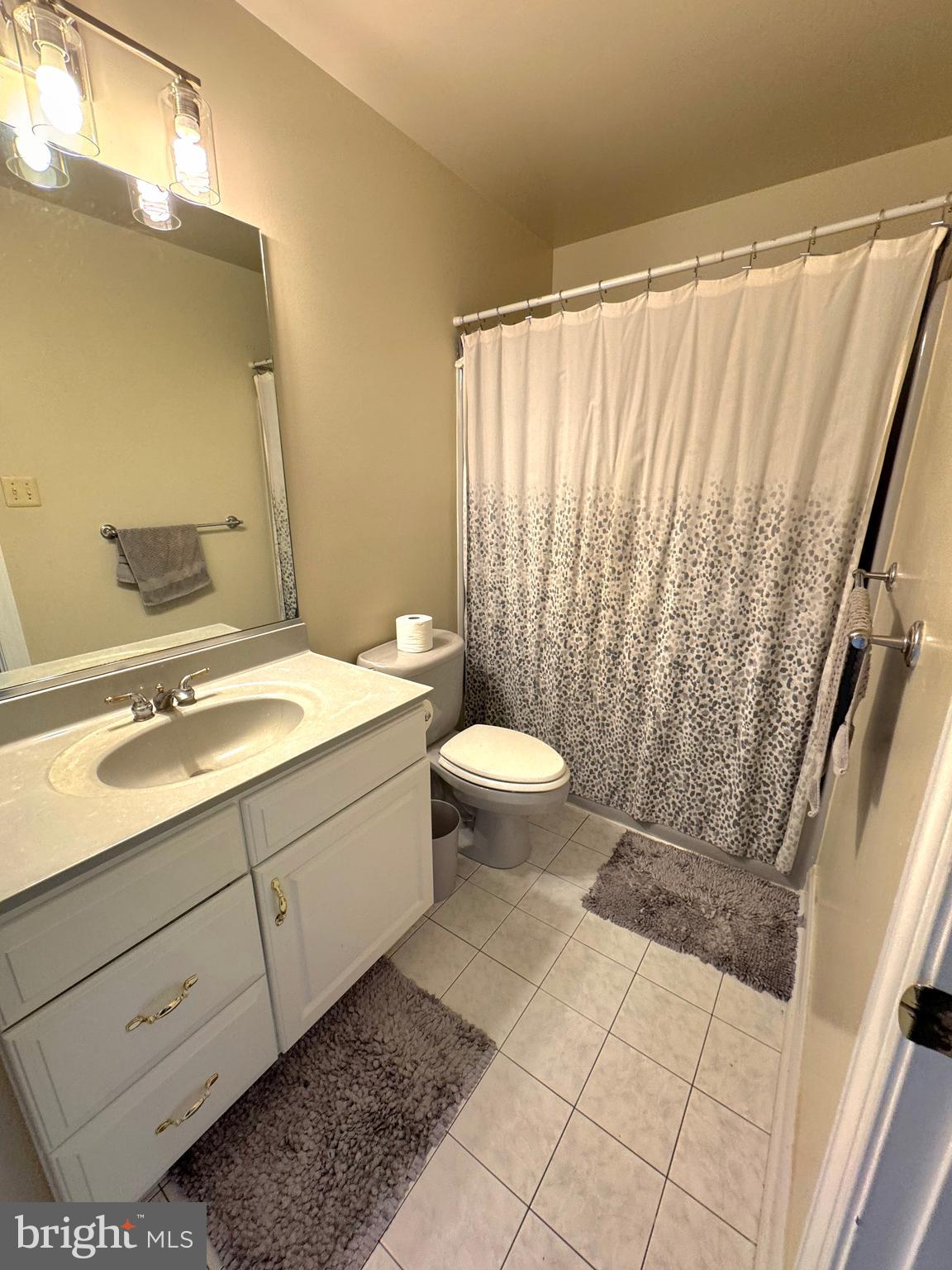 THE HILLS OVER MULLIKAN - Residential