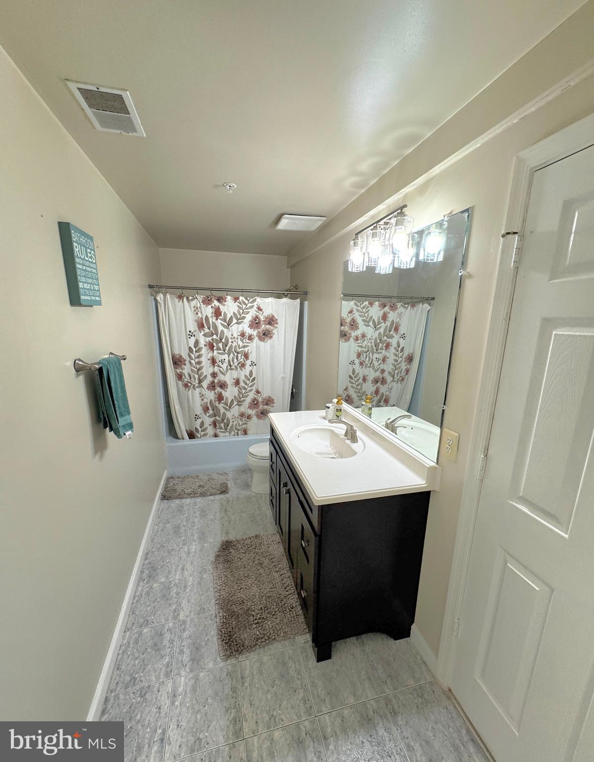 THE HILLS OVER MULLIKAN - Residential