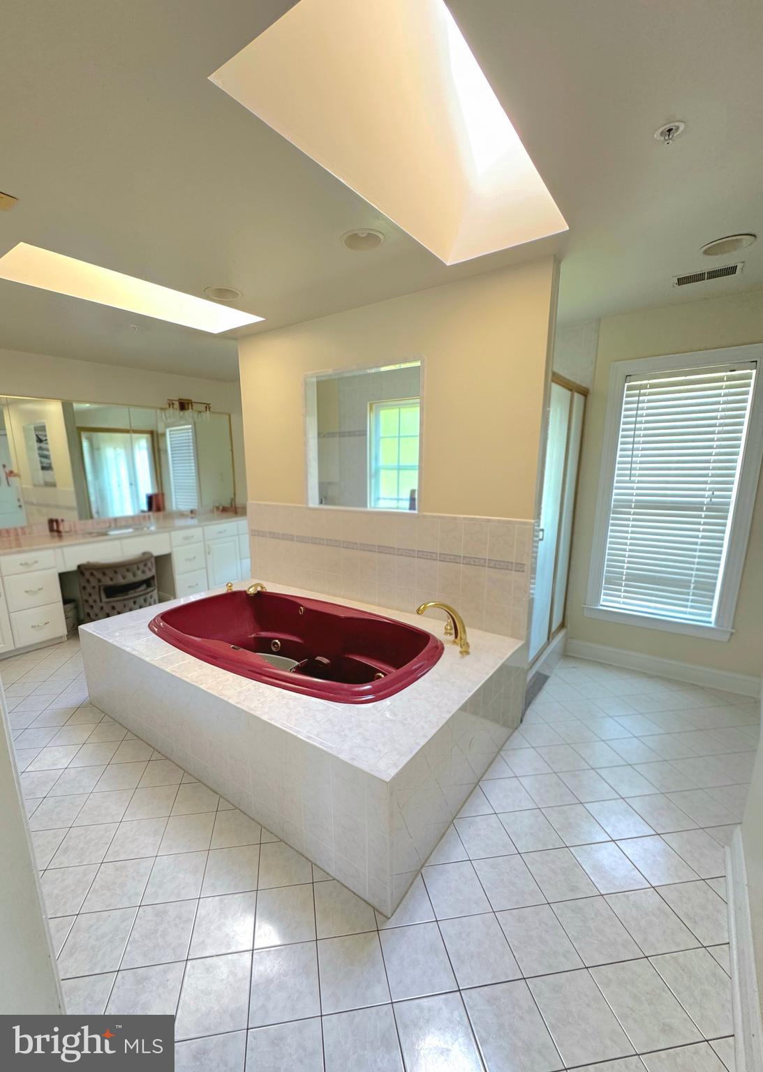 THE HILLS OVER MULLIKAN - Residential