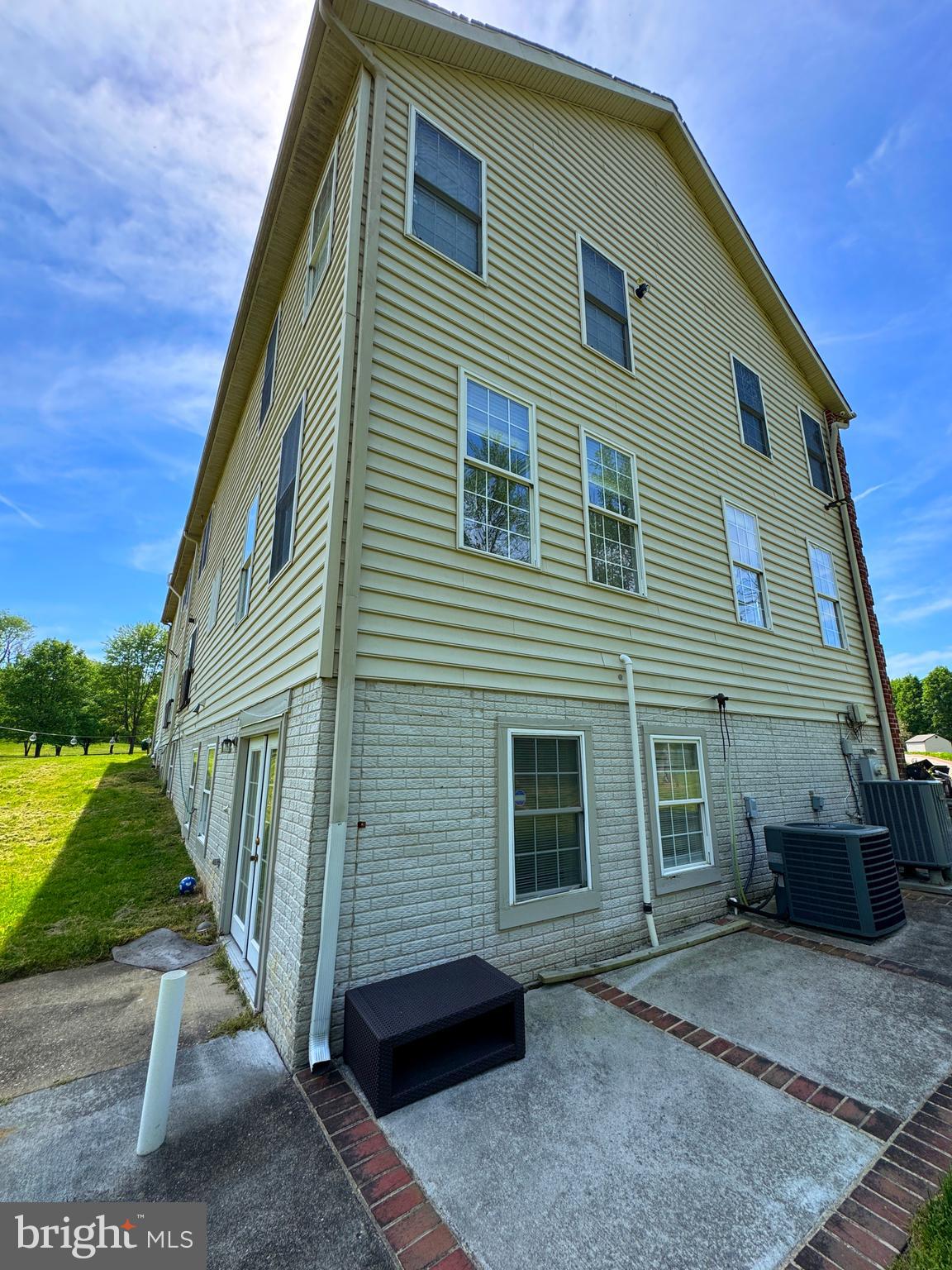 THE HILLS OVER MULLIKAN - Residential