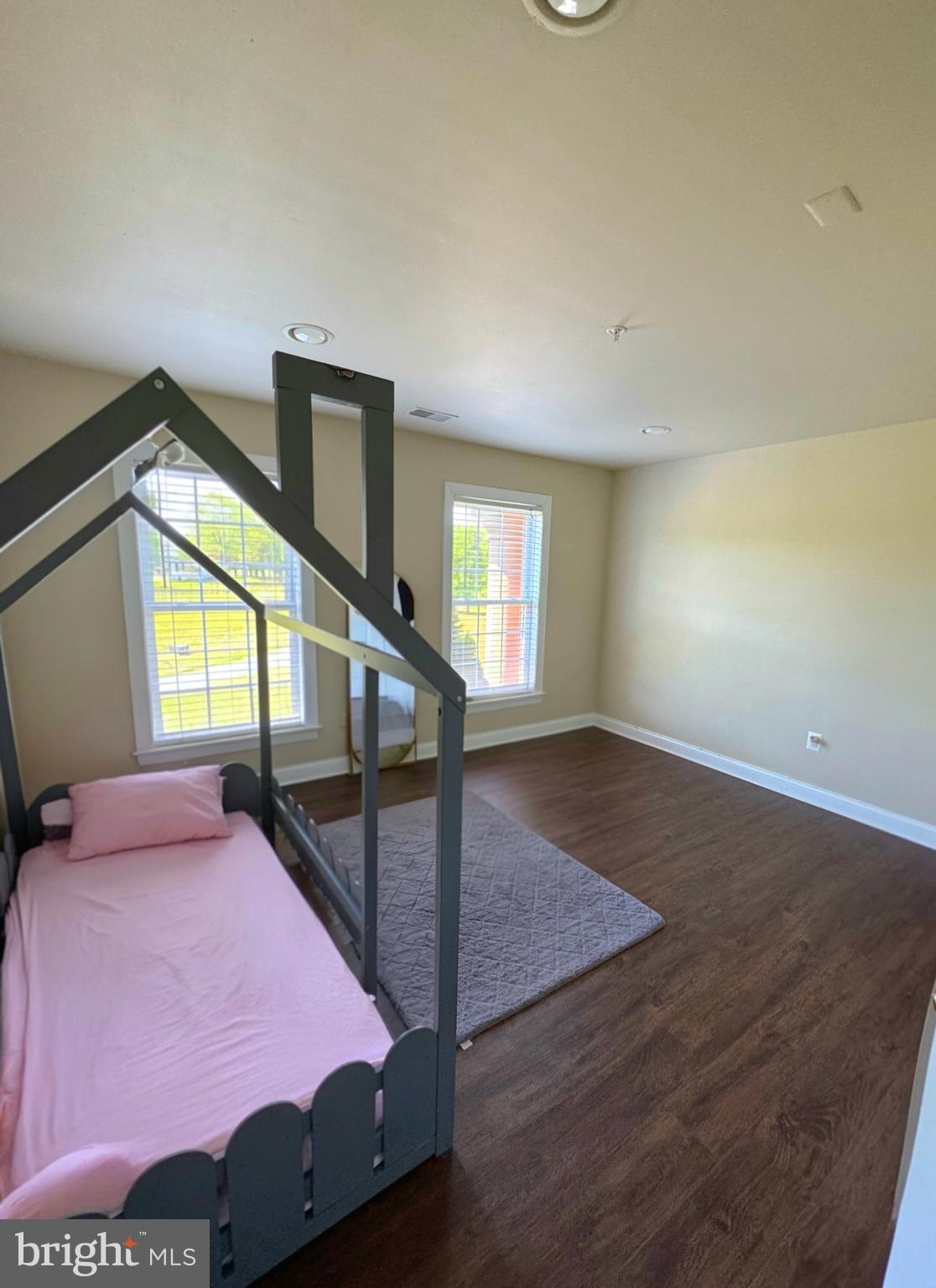 THE HILLS OVER MULLIKAN - Residential