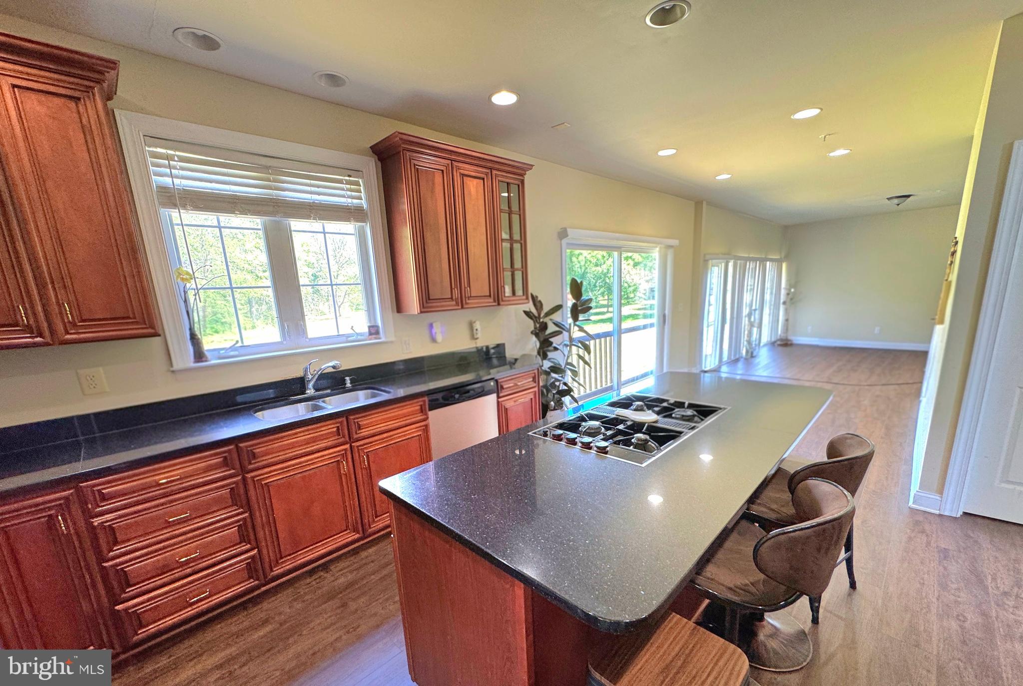 THE HILLS OVER MULLIKAN - Residential