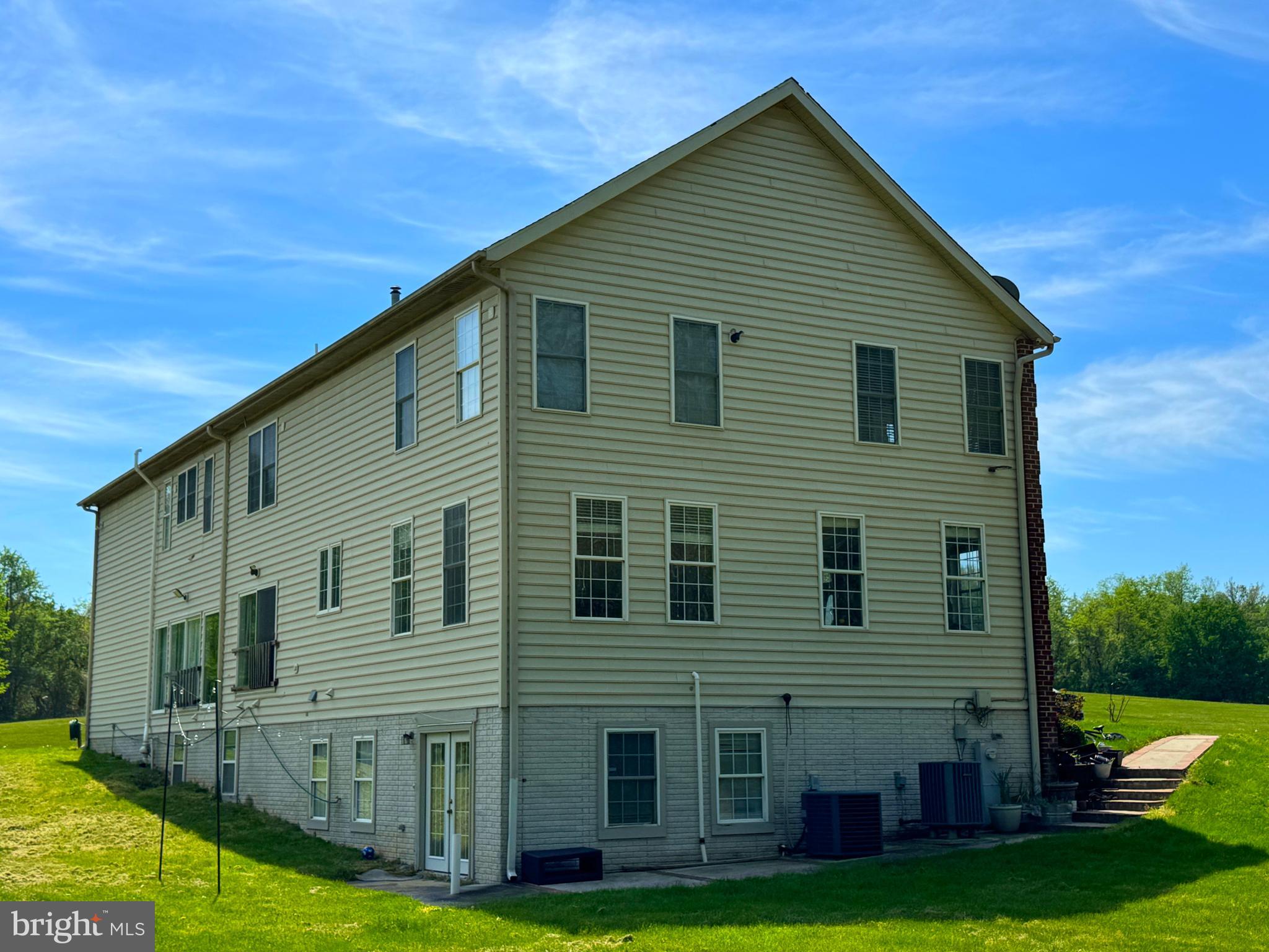 THE HILLS OVER MULLIKAN - Residential