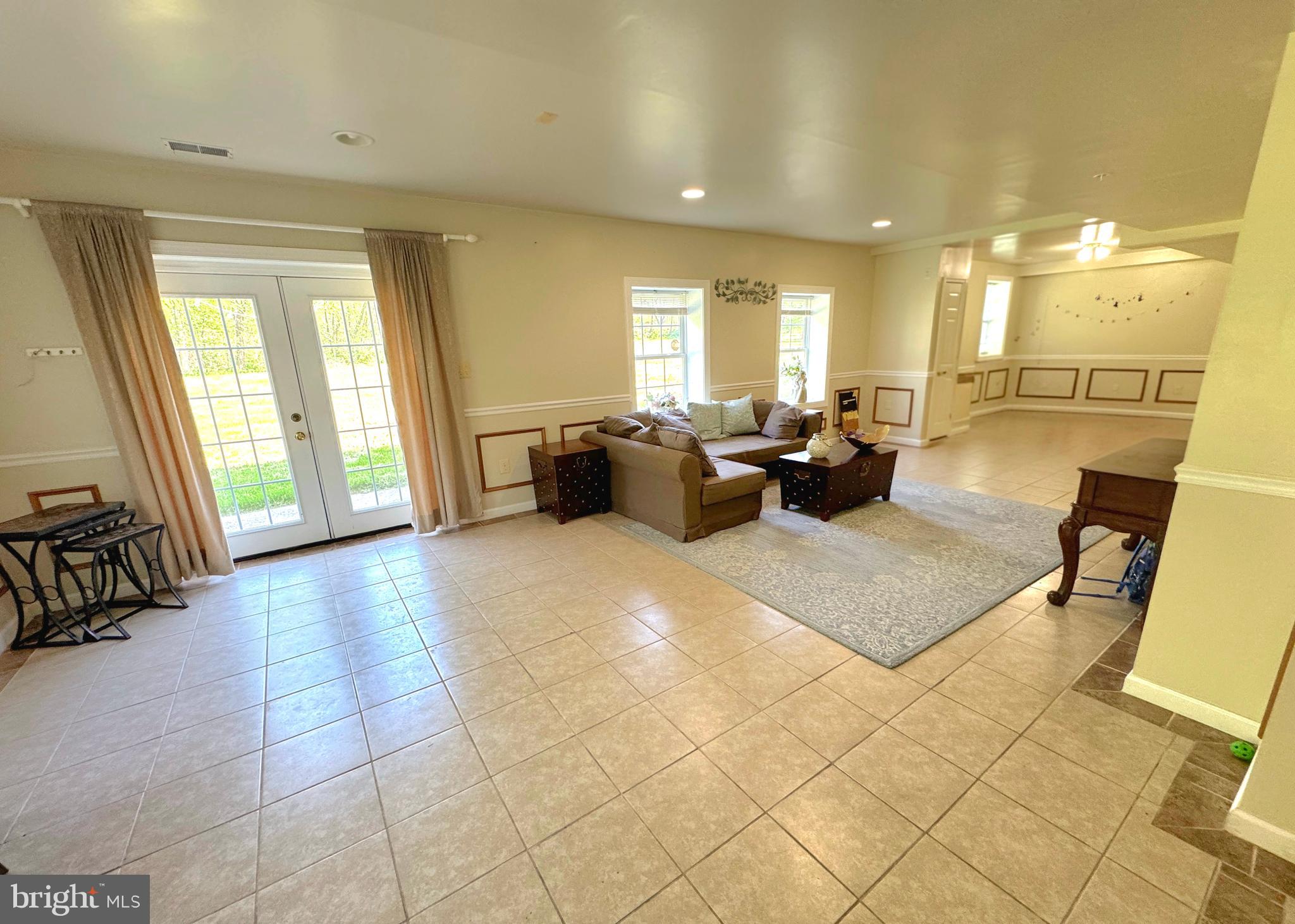 THE HILLS OVER MULLIKAN - Residential