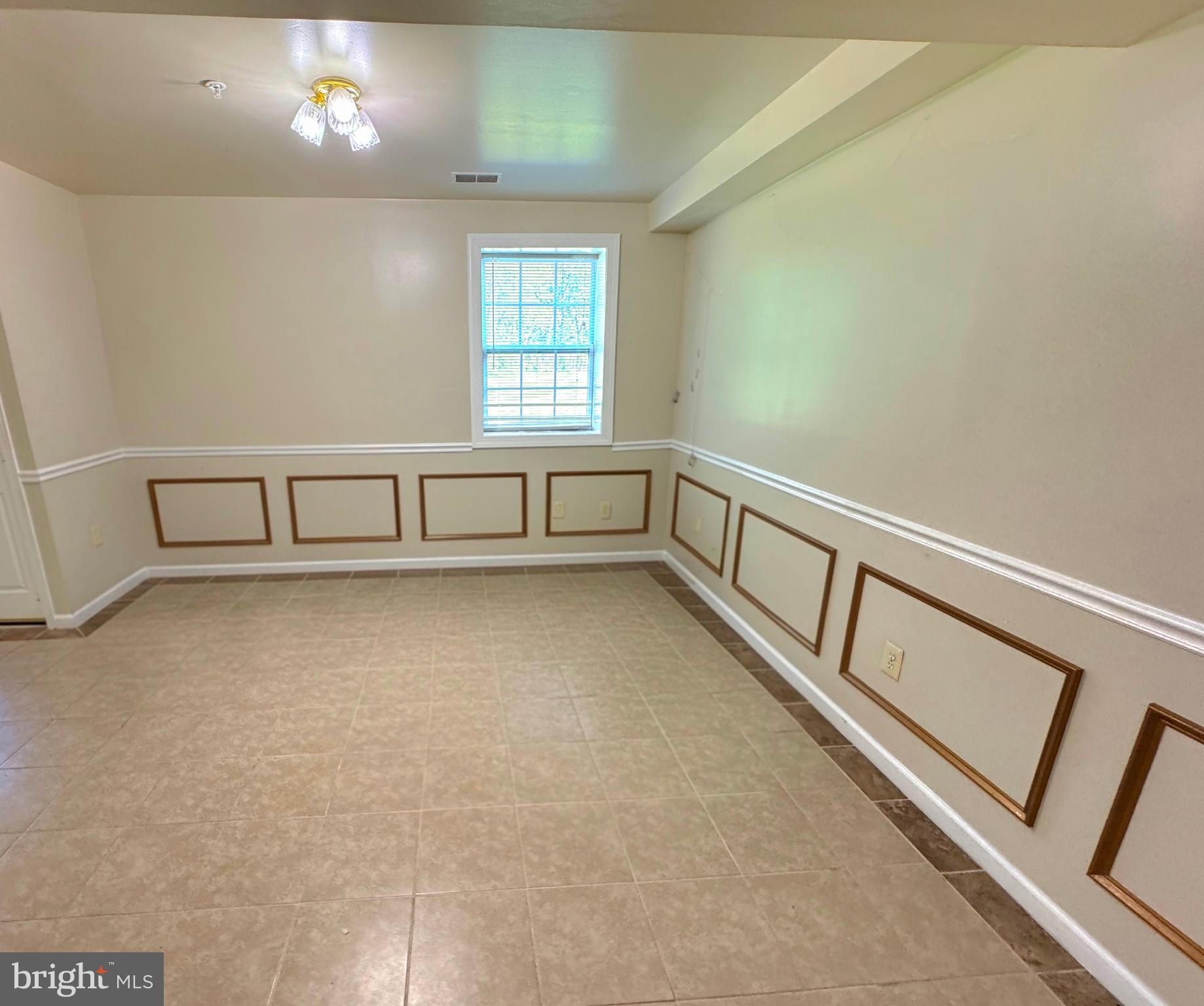 THE HILLS OVER MULLIKAN - Residential