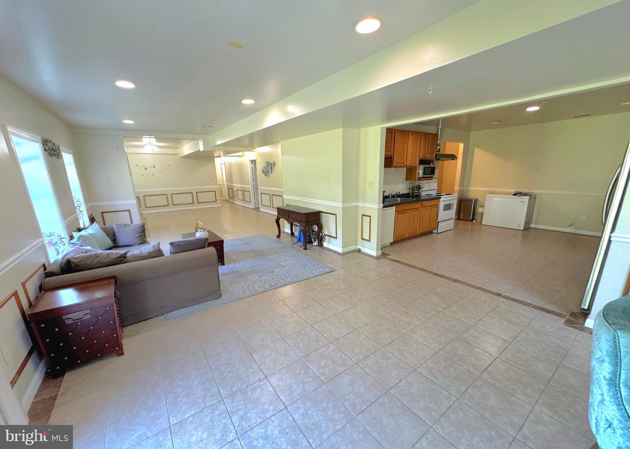 THE HILLS OVER MULLIKAN - Residential