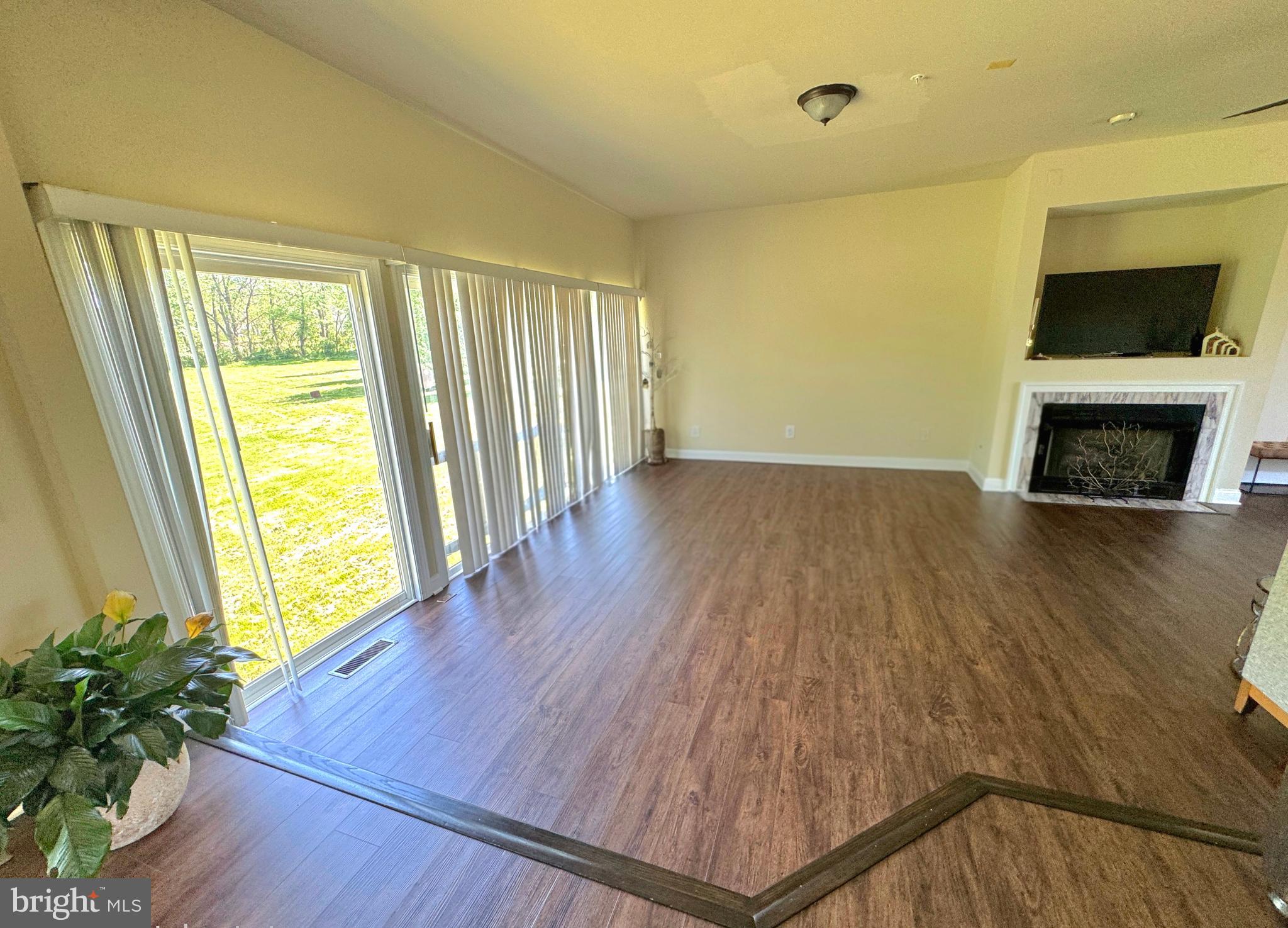 THE HILLS OVER MULLIKAN - Residential