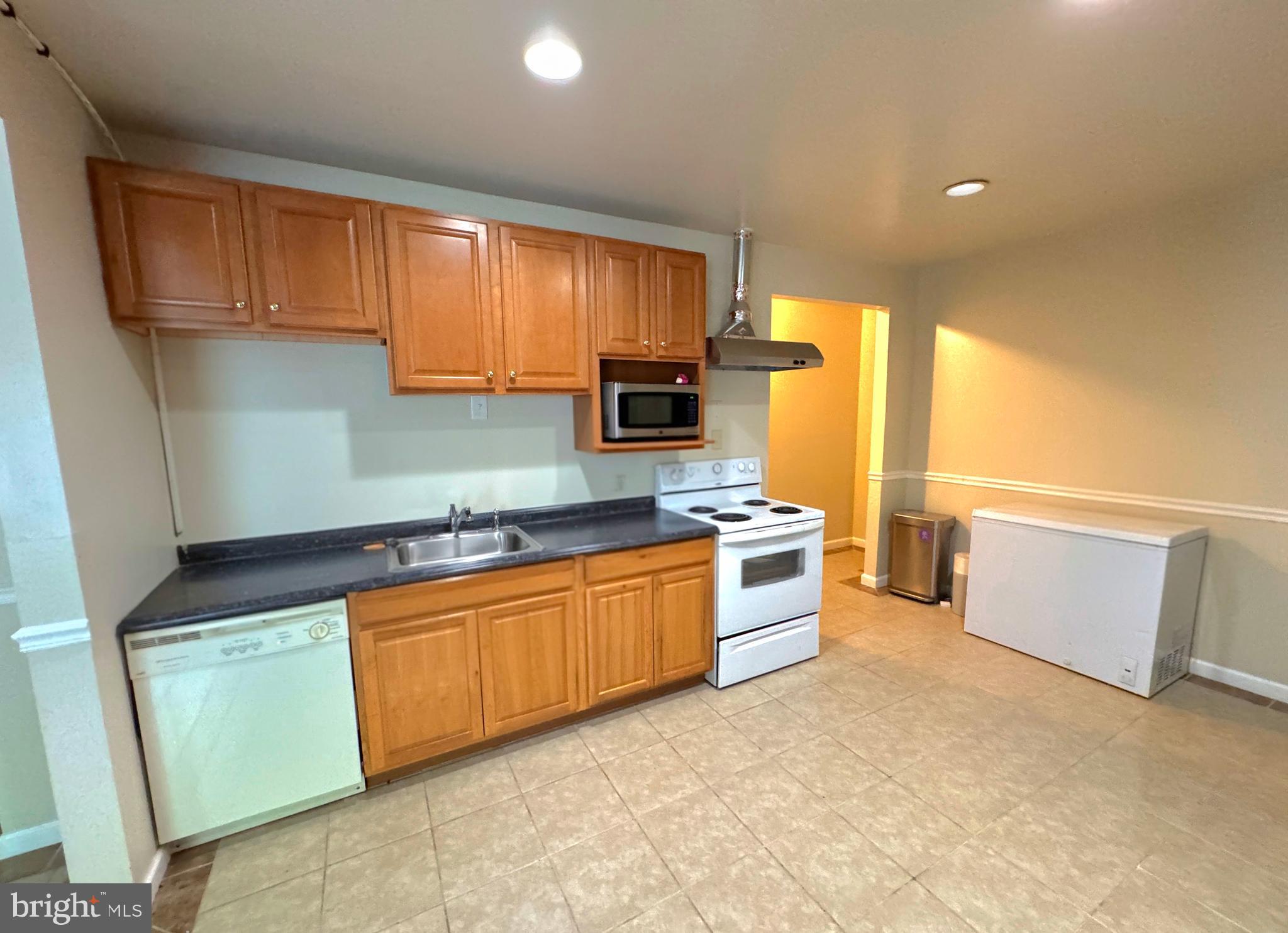 THE HILLS OVER MULLIKAN - Residential