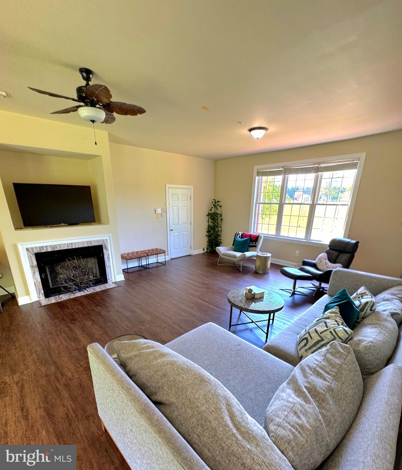 THE HILLS OVER MULLIKAN - Residential