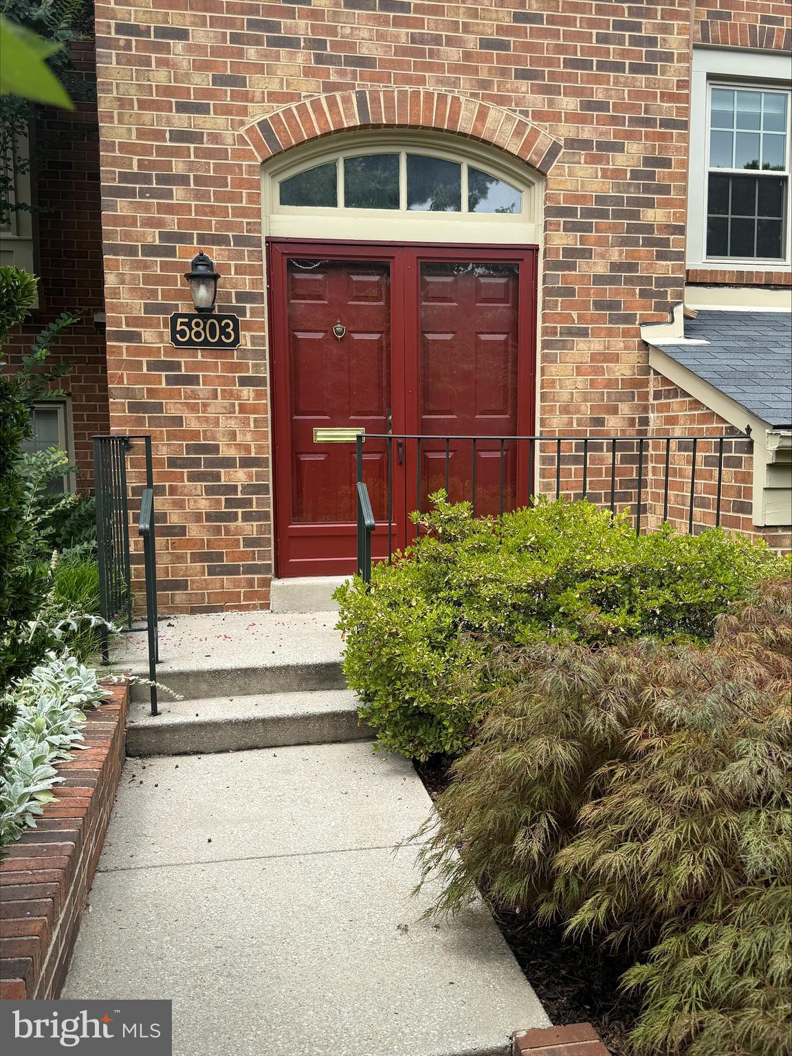 5803 TUDOR LANE