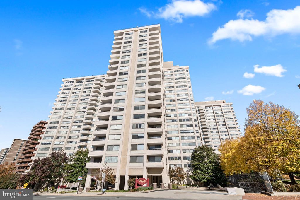 Photo of 4515 Willard Ave #717, CHEVY CHASE, MD 20815 (MLS # MDMC2202030)