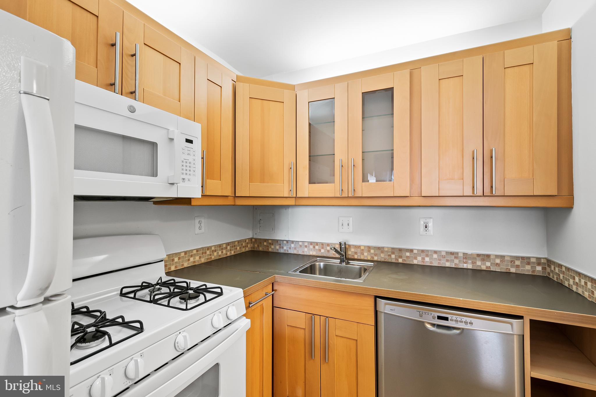 FRIENDSHIP HEIGHTS - Residential Lease