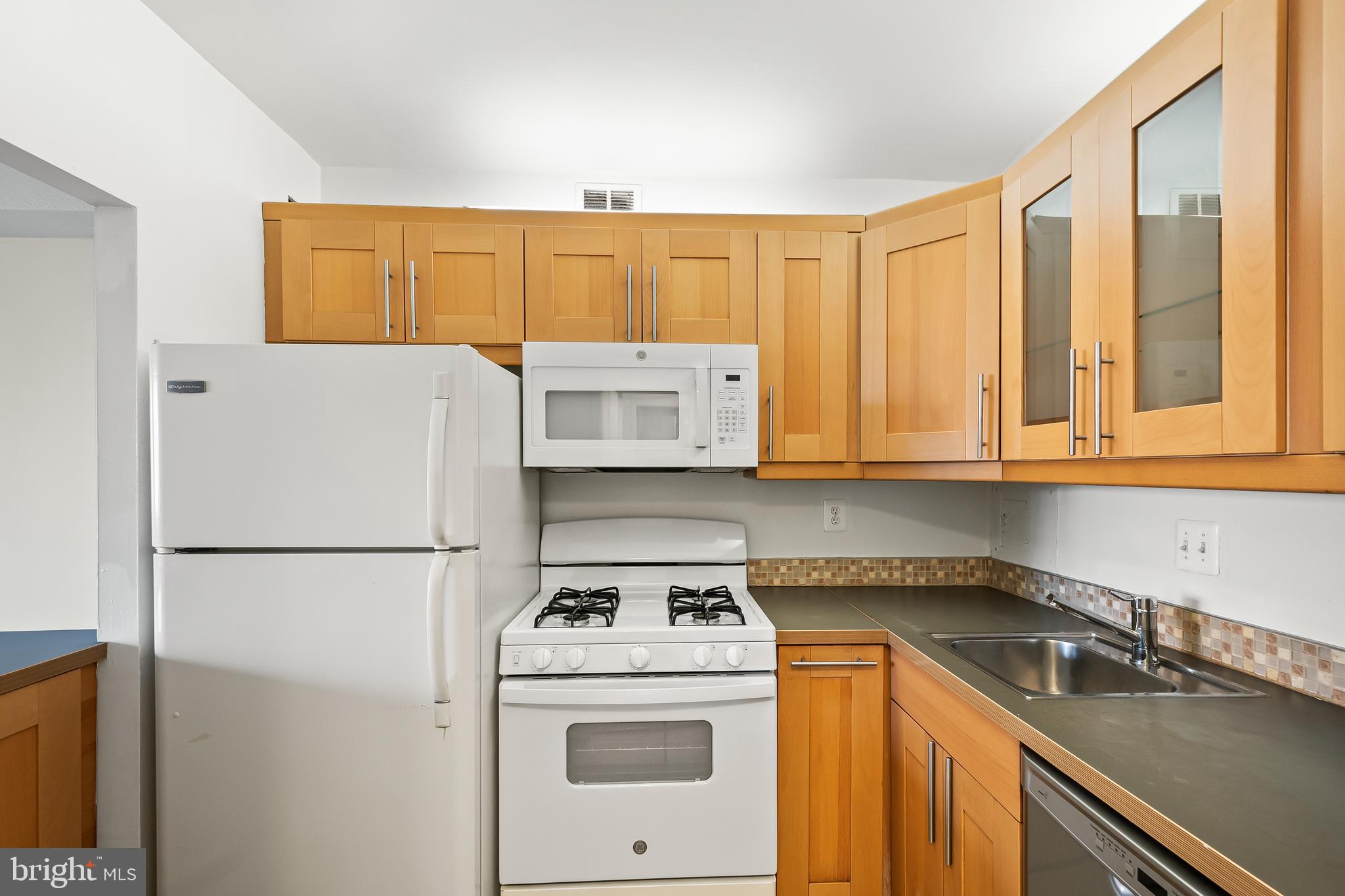 FRIENDSHIP HEIGHTS - Residential Lease
