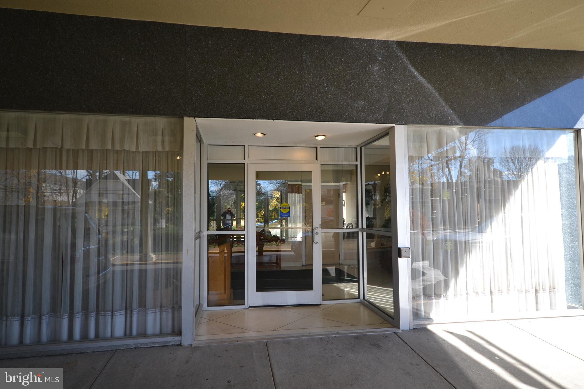 PARK TOWERS WEST - Residential