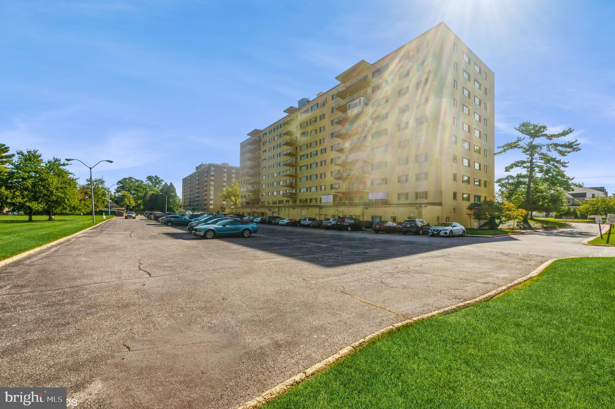 PARK TOWERS WEST - Residential