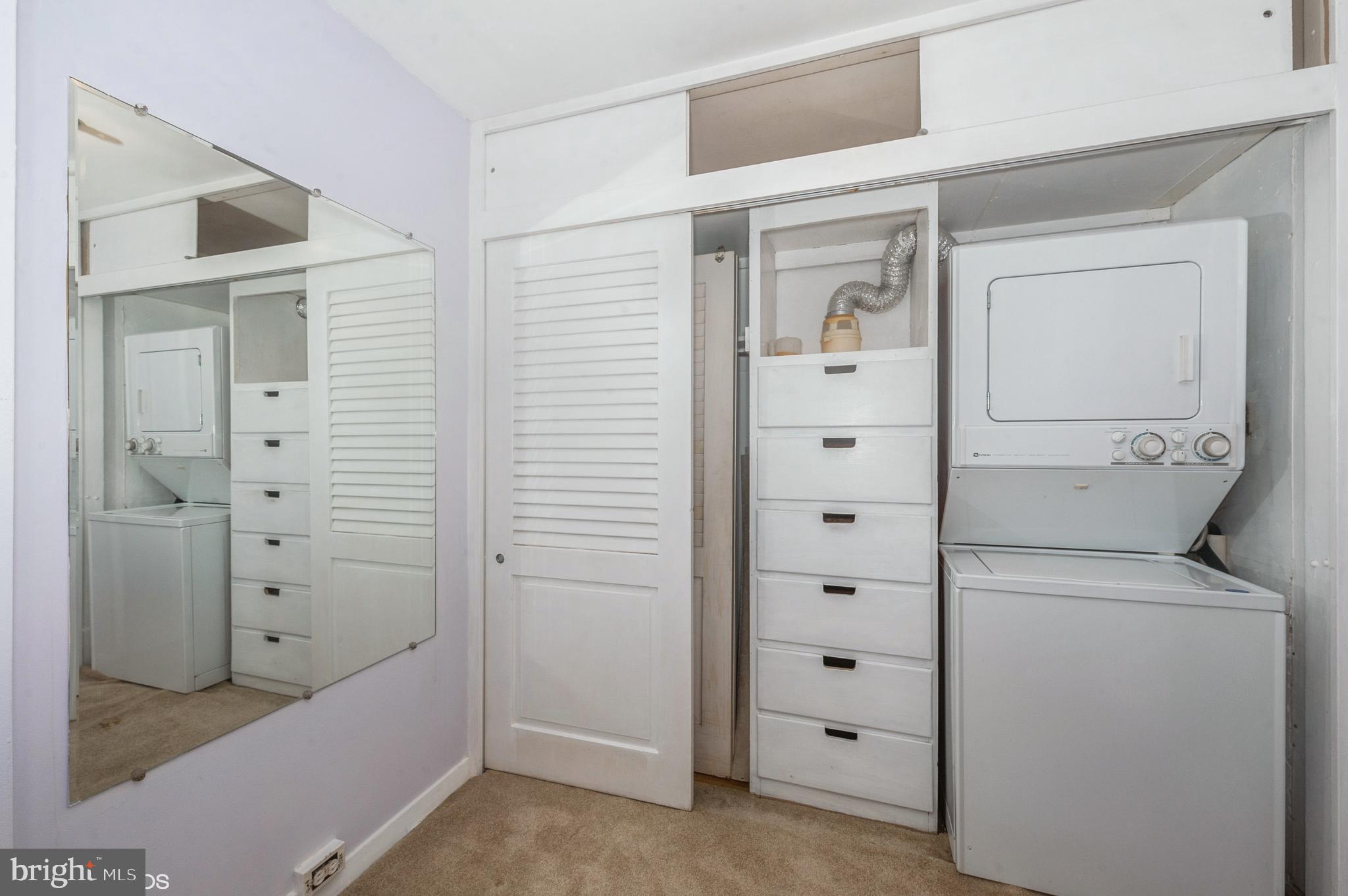 PARK TOWERS WEST - Residential