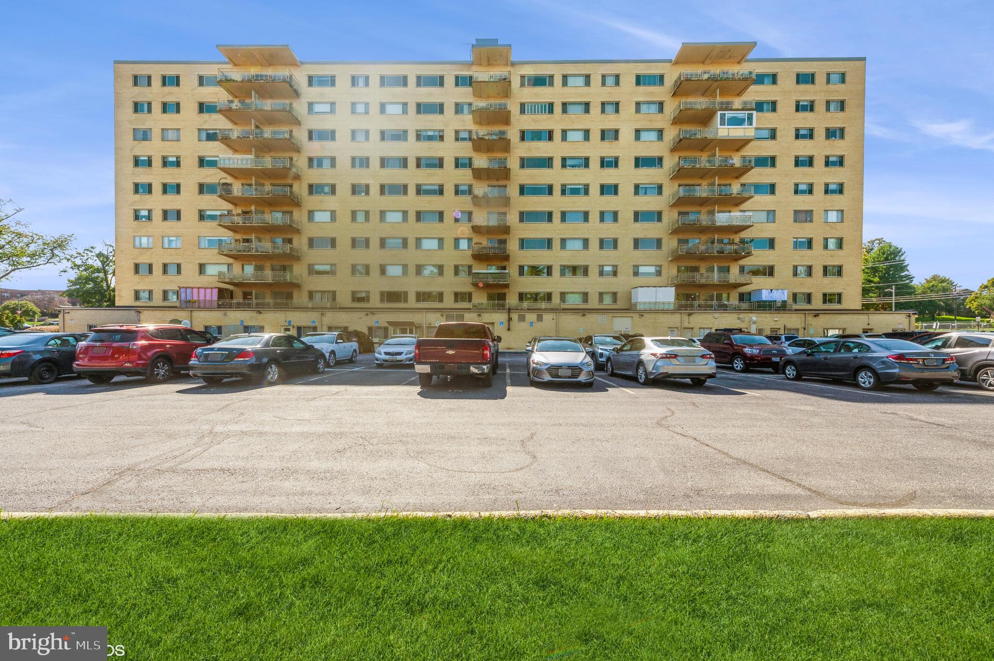 PARK TOWERS WEST - Residential