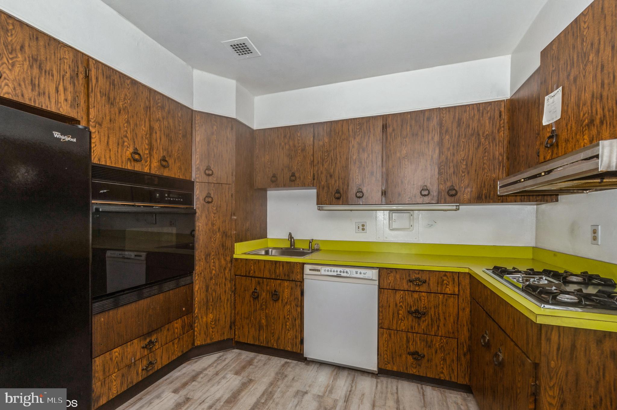 PARK TOWERS WEST - Residential