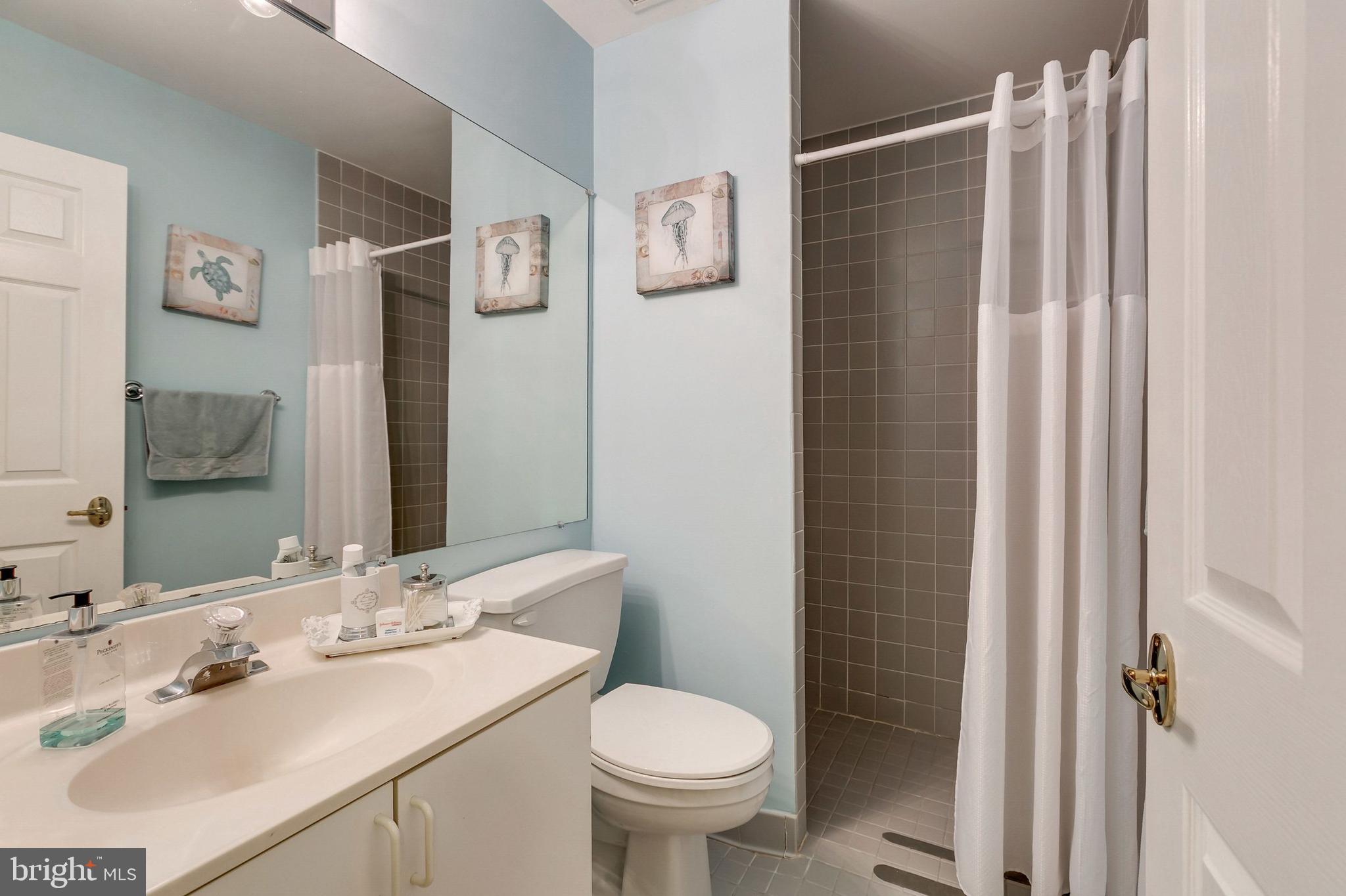 SUMMIT CHASE - Residential