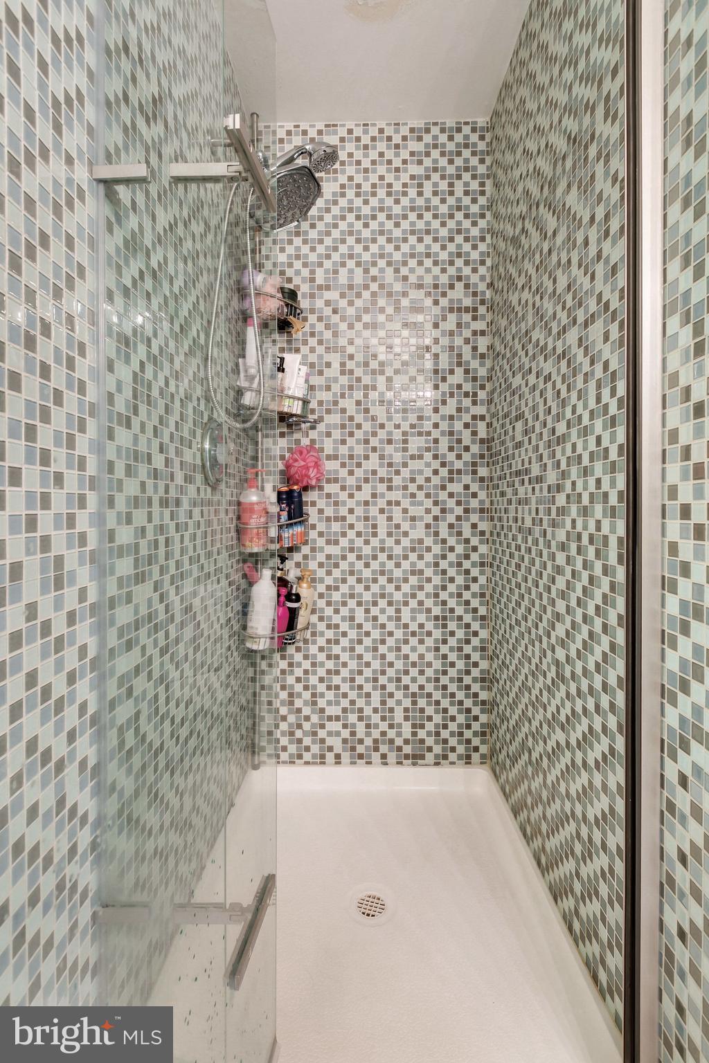 SUMMIT CHASE - Residential