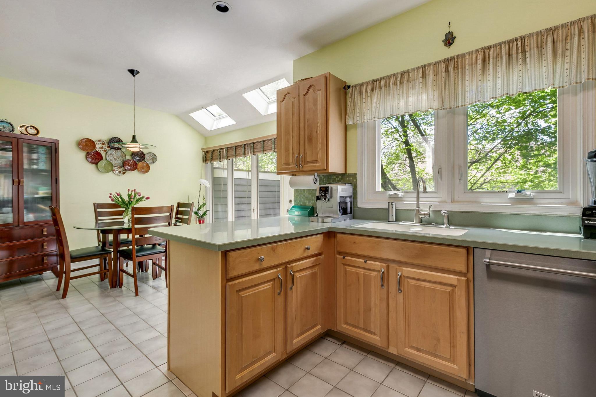 SUMMIT CHASE - Residential