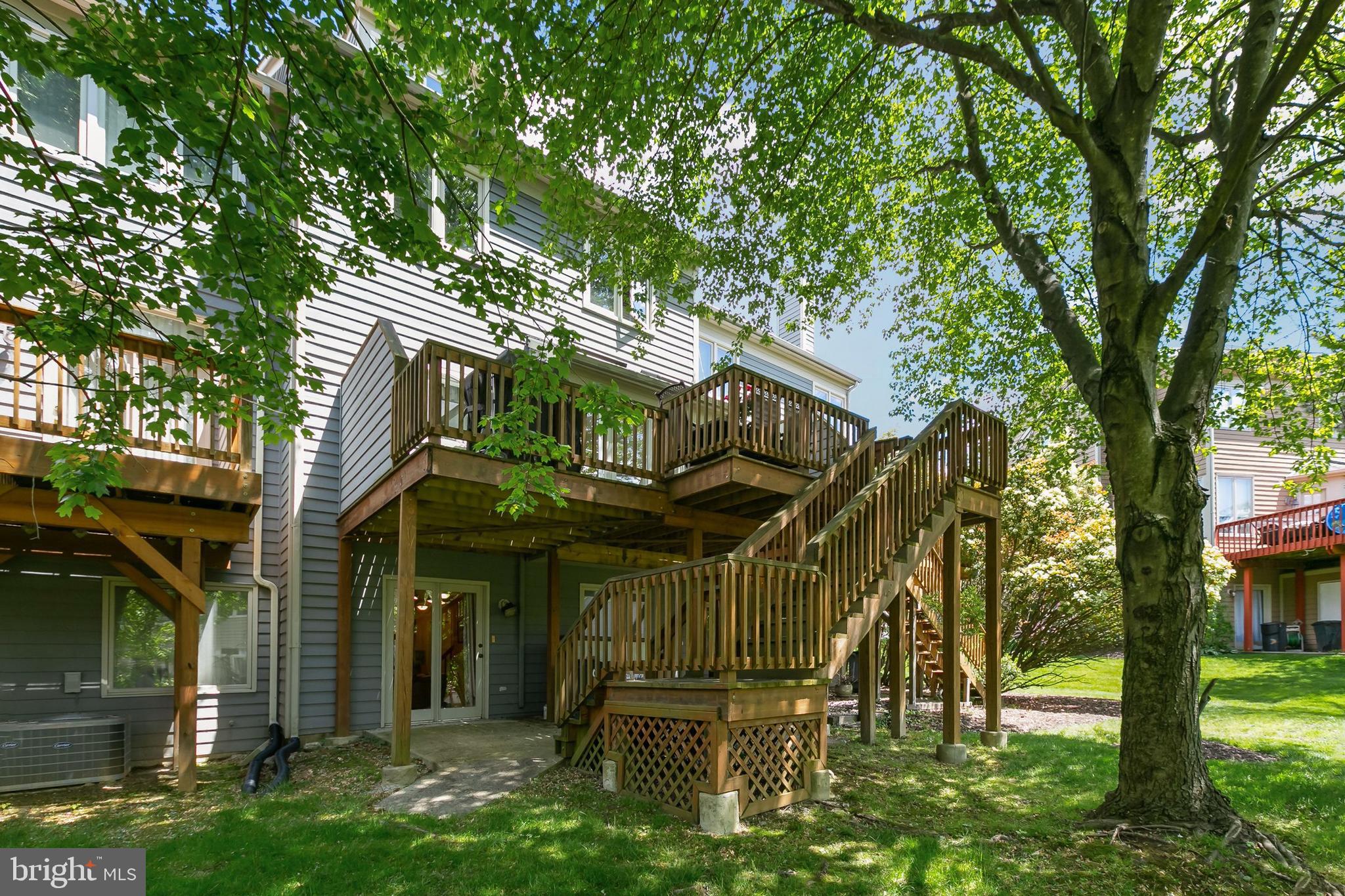 SUMMIT CHASE - Residential