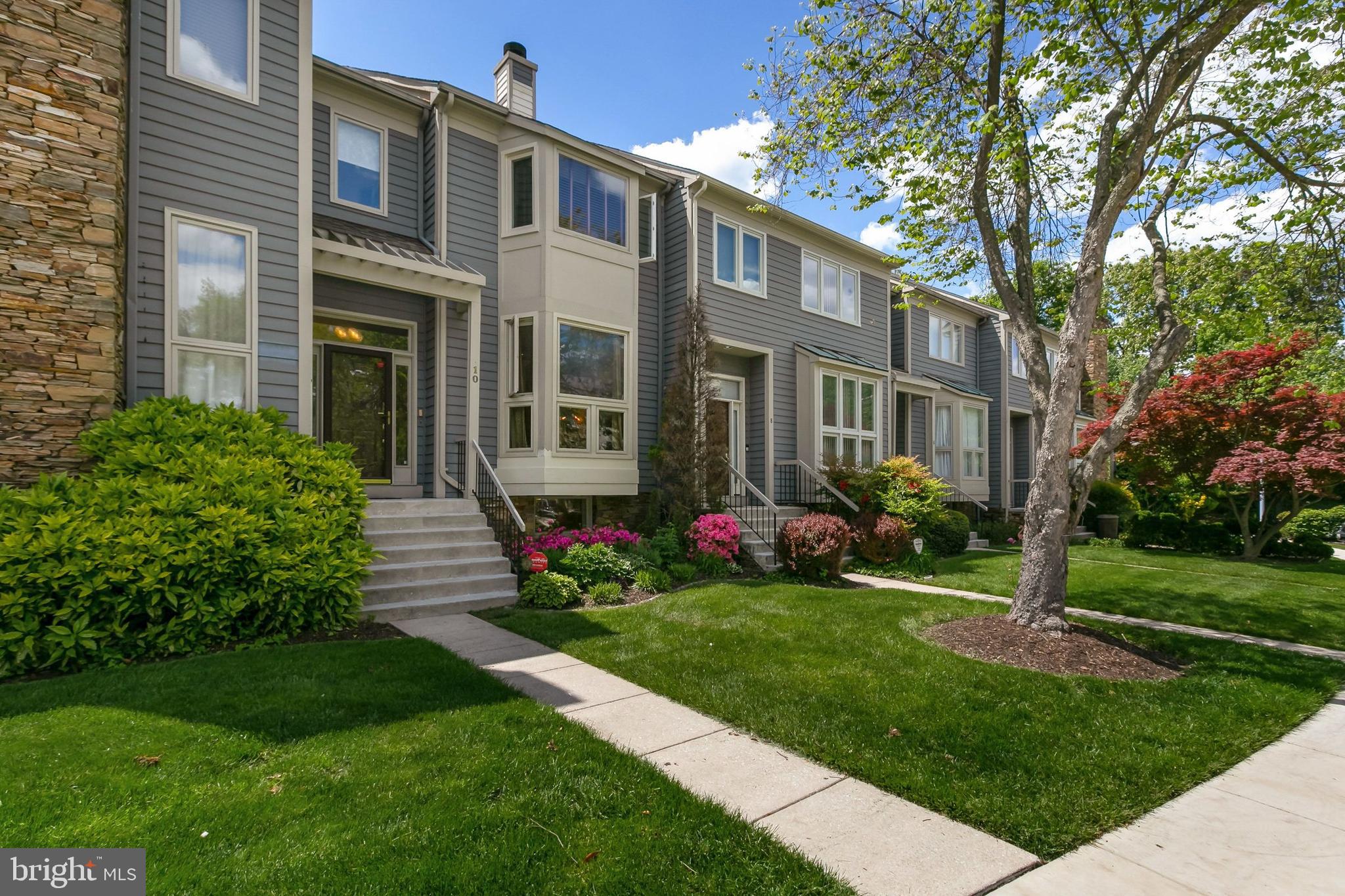 SUMMIT CHASE - Residential