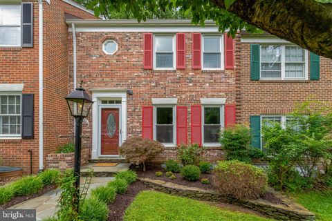 5466 MERSEA COURT BURKE VA 22015